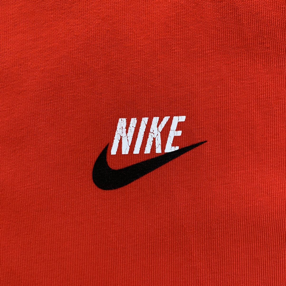 Nike Nike Sportswear Mini Swoosh Logo T-Shirt Vintage Y2K Size US L / EU 52-54 / 3 - 7 Thumbnail