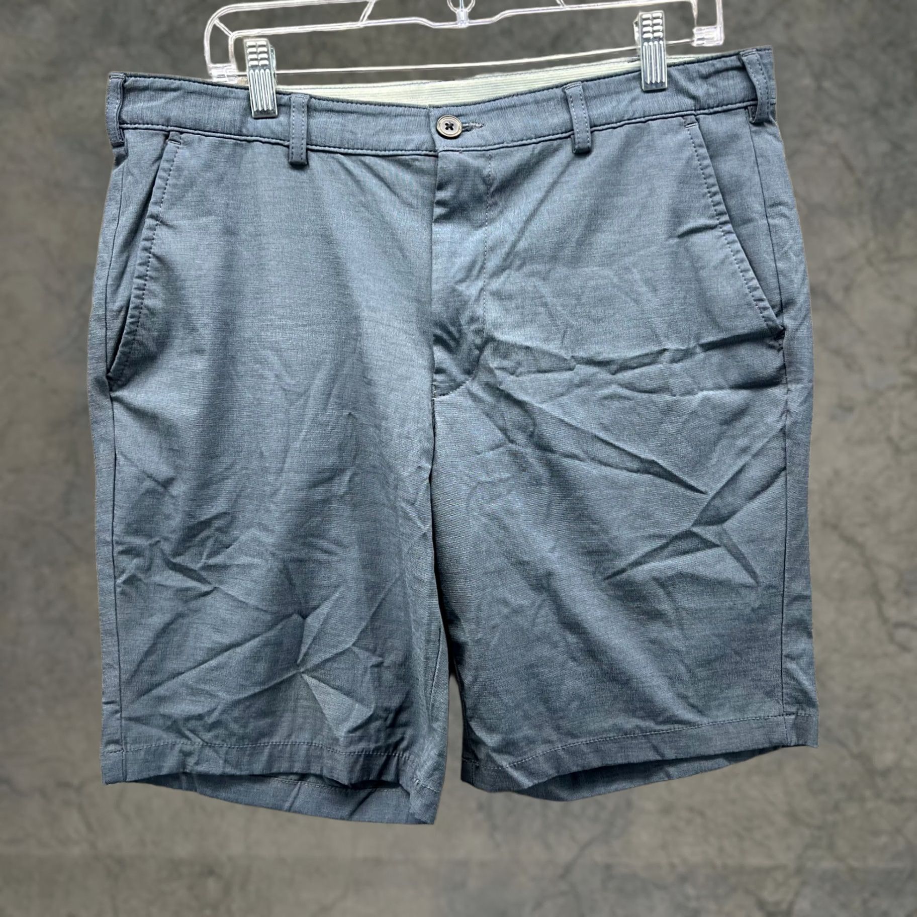 Izod Izod Shorts Mens 34 Heather Blue Chino Flat Front Straight Fit Golf Golfer Knit Size US 34 / EU 50 - 1 Thumbnail