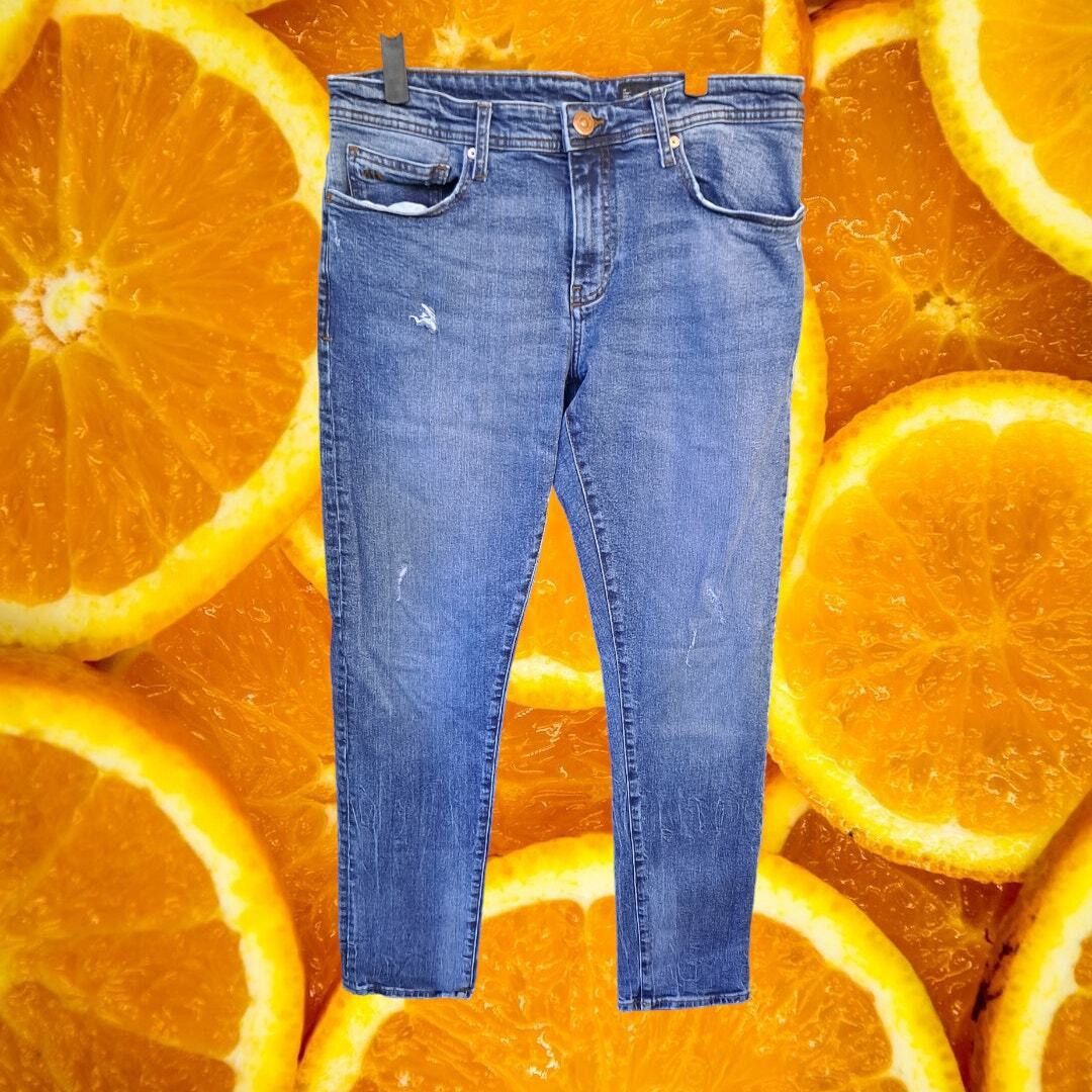 Armani Exchange Armani Exchange Skinny Slightly Distressed Jeans Size 33 Size US 33 - 6 Thumbnail