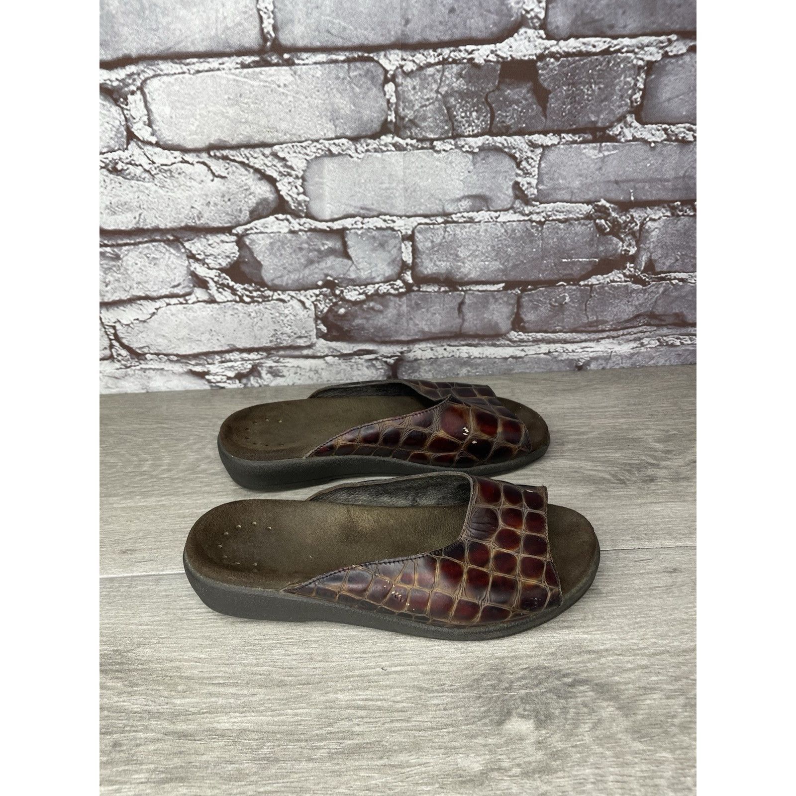 Mephisto Mephisto Brown Leather Croc Embossed Slip On Slides Sandals Size US 5 / IT 35 - 15 Thumbnail