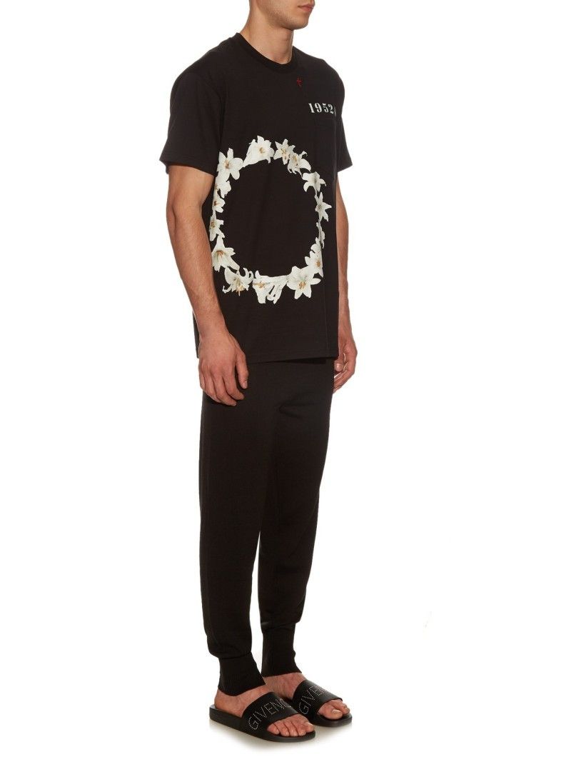 Givenchy Black Ring of Lillies Embroidered Cross Oversized T-Shirt Size US XS / EU 42 / 0 - 4 Thumbnail