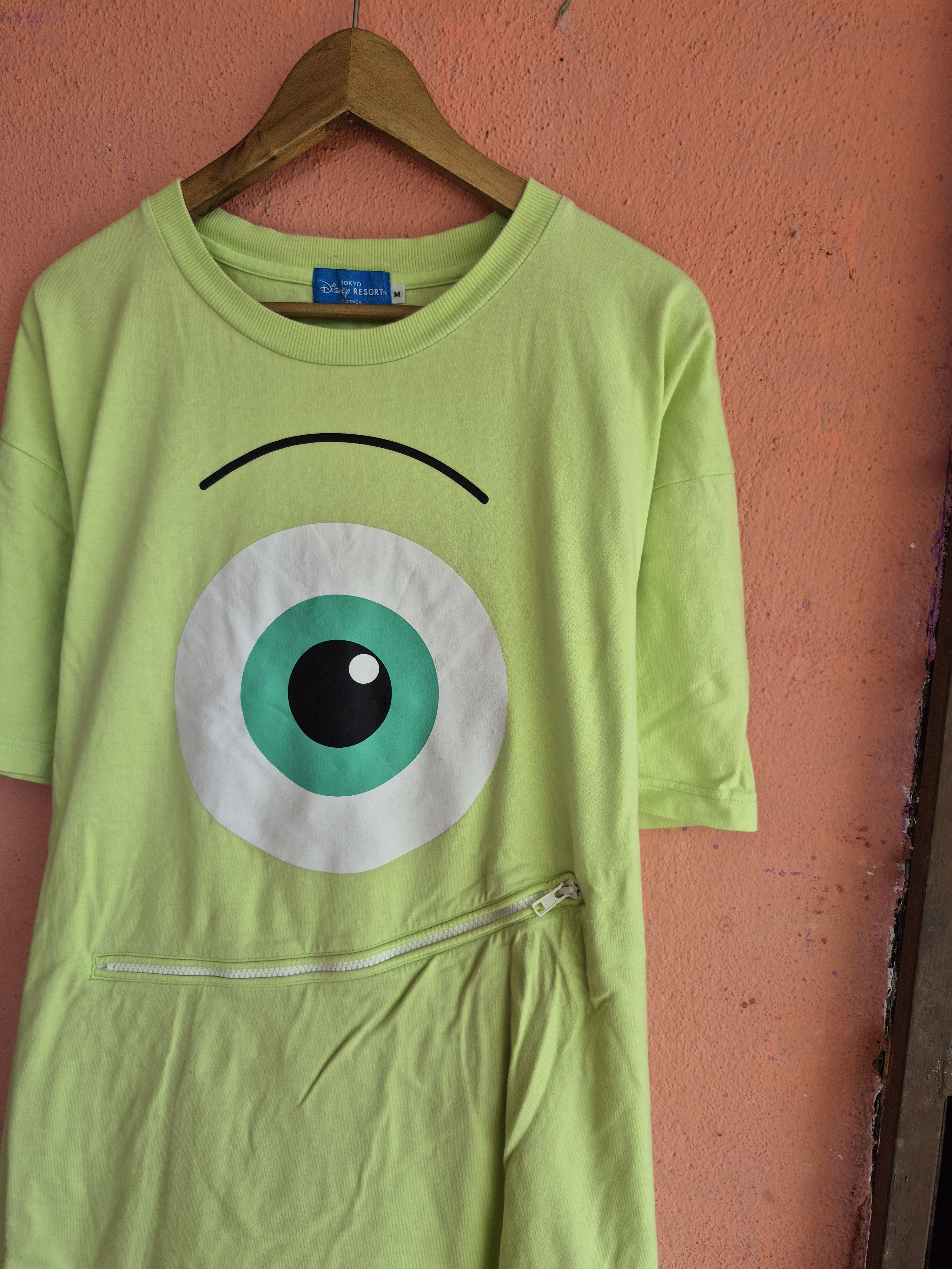 Disney 🔥 Disney Monster University Big Logo Pocket Tee Cartoon Size US M / EU 48-50 / 2 - 4 Thumbnail