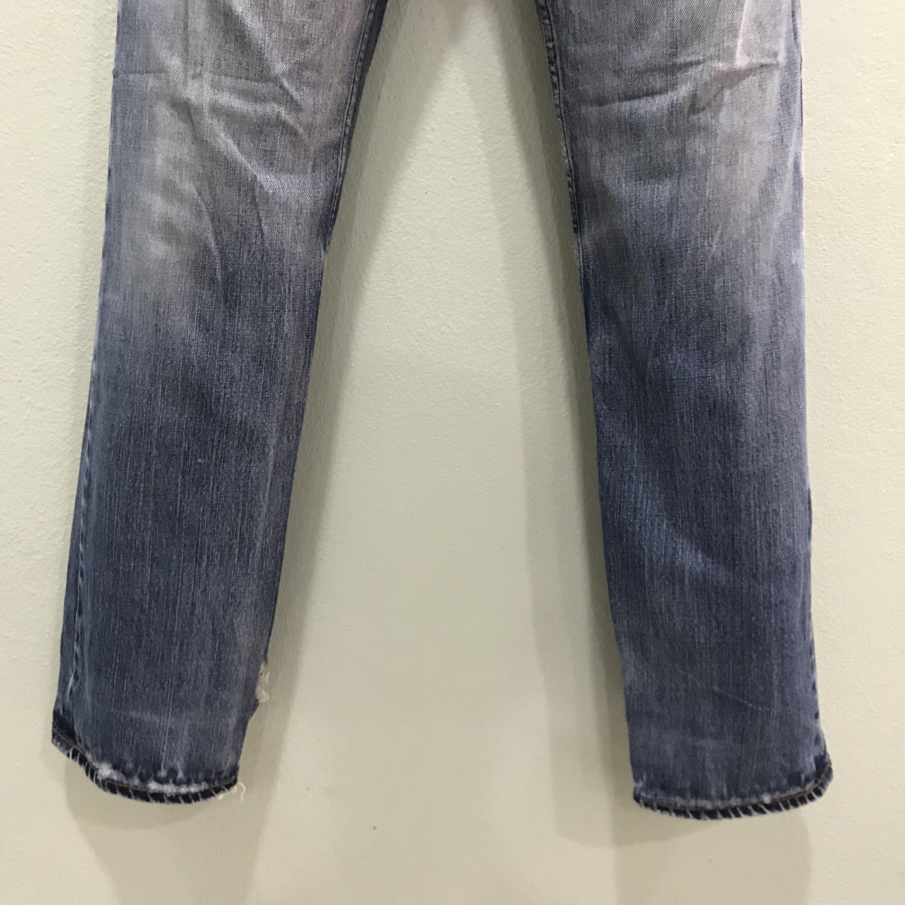 Levi's Vintage Levi’s 501 Distressed Blue Straight Leg High Waist Size US 30 / EU 46 - 4 Thumbnail