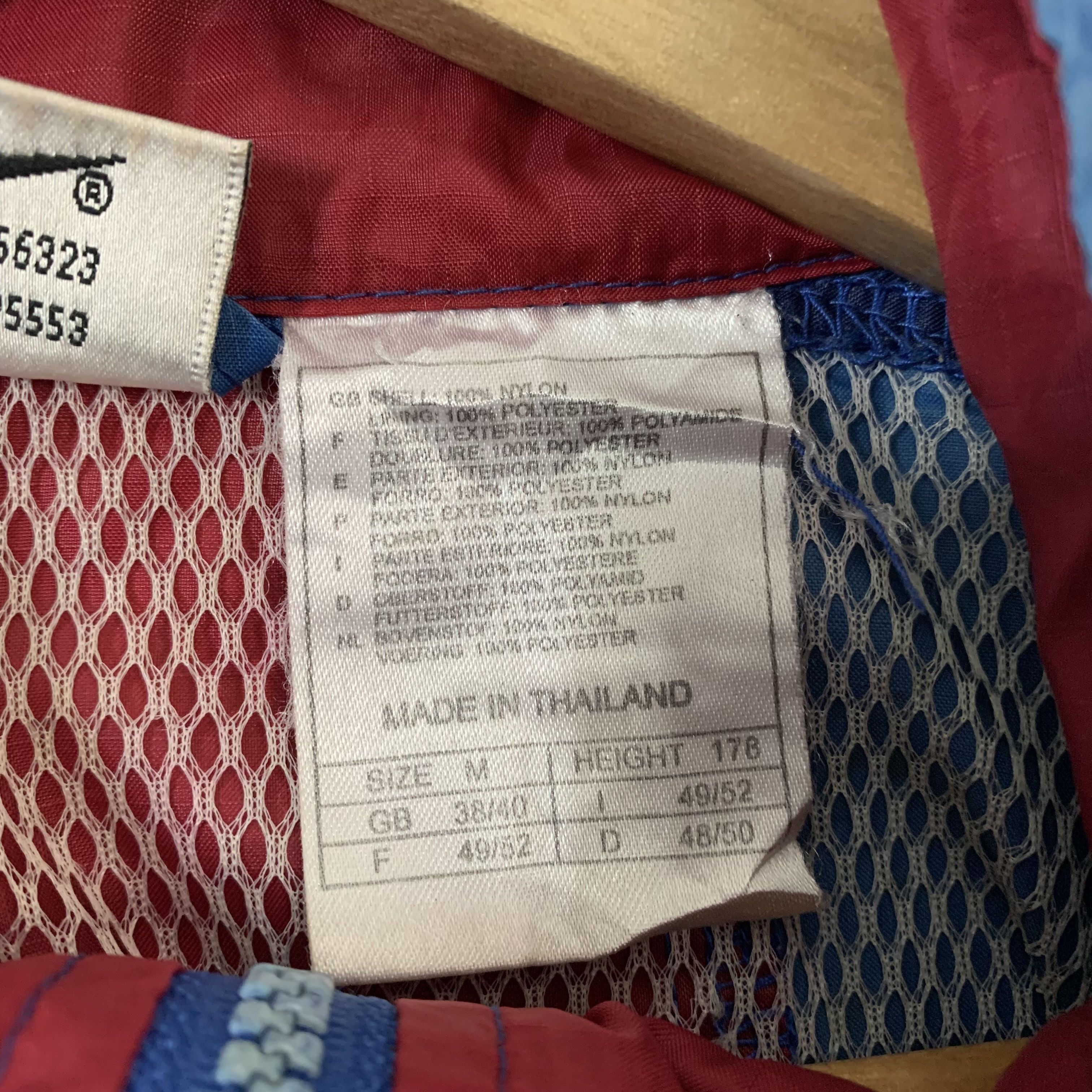 Nike Vintage Nike Windbreaker Jacket Size US M / EU 48-50 / 2 - 12 Thumbnail