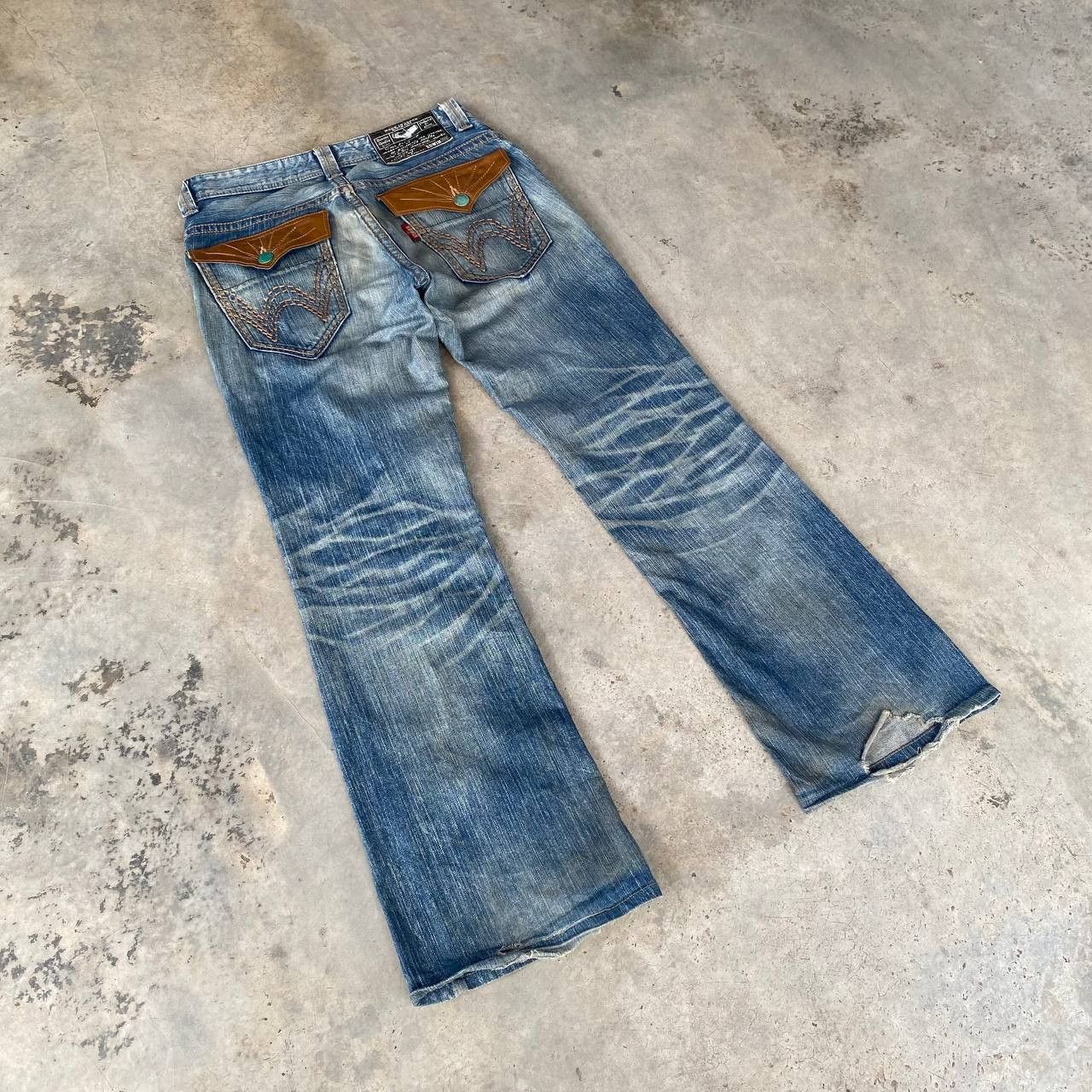 Edwin FLARED VINTAGE EDWIN JAPAN BULLS BOOTCUT DISTRESSED DENIM Size US 30 / EU 46 - 10 Thumbnail