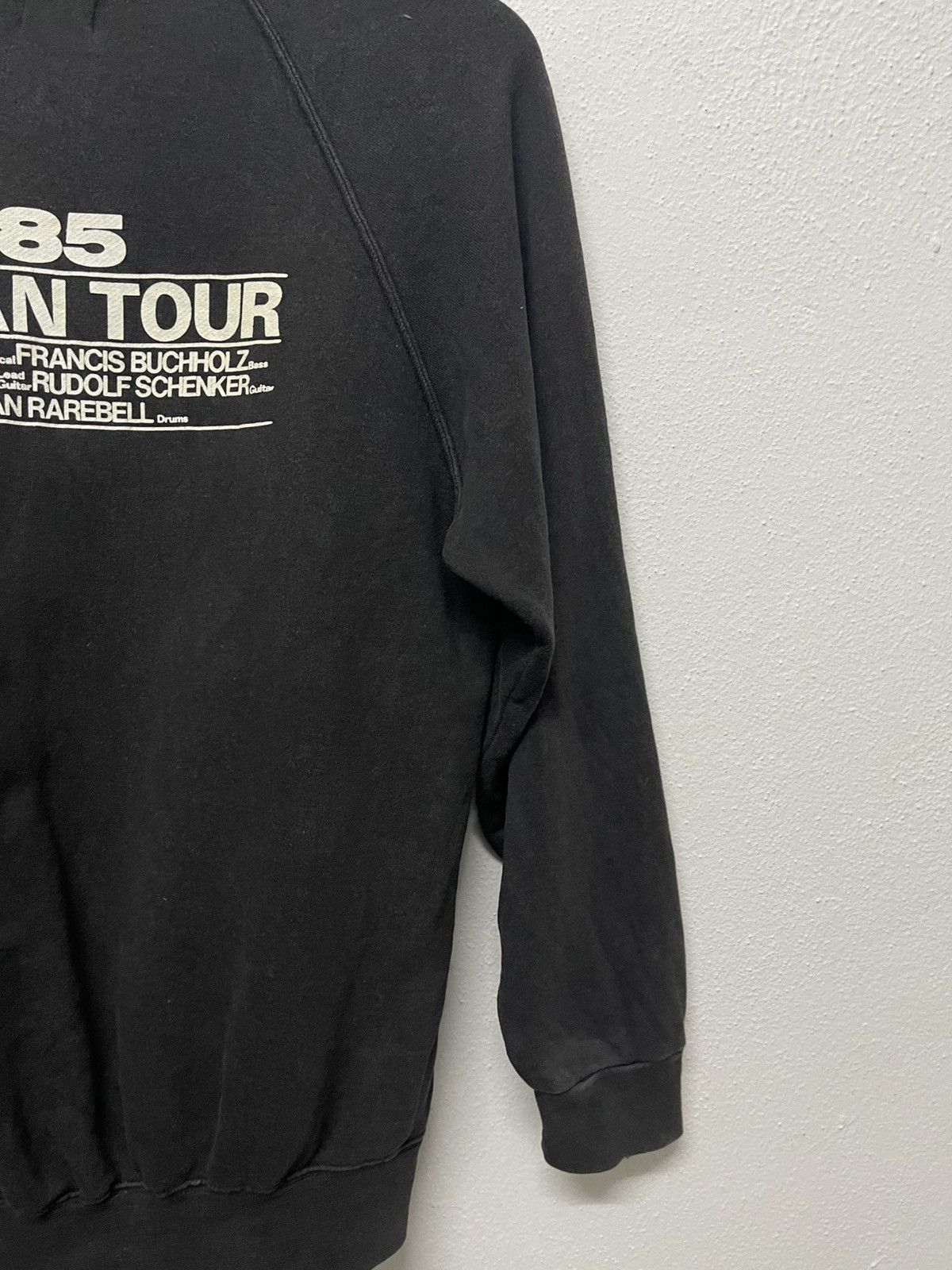 Band Tees VINTAGE SCORPIONS JAPAN TOUR 1985 SWEATSHIRT RARE Size US S / EU 44-46 / 1 - 12 Thumbnail