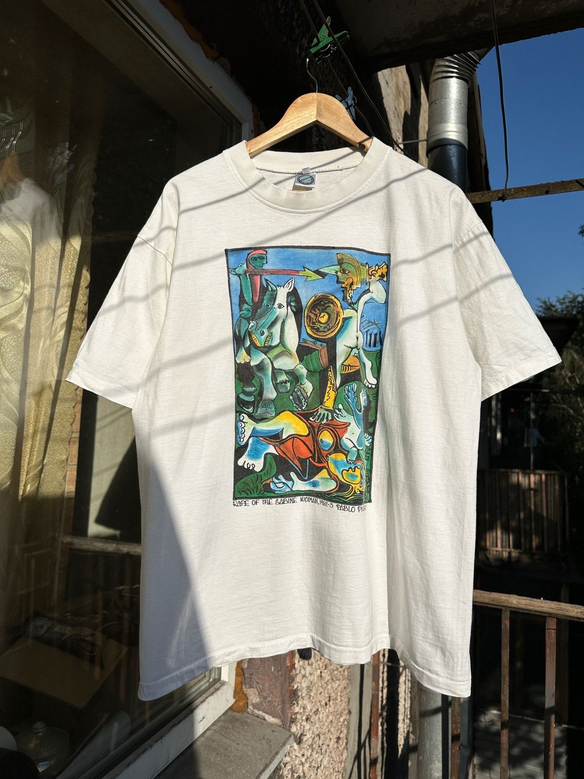 Vintage Vintage Pablo Picasso Rape Of The Sabine Art White T-Shirt Size US XL / EU 56 / 4 - 1 Thumbnail