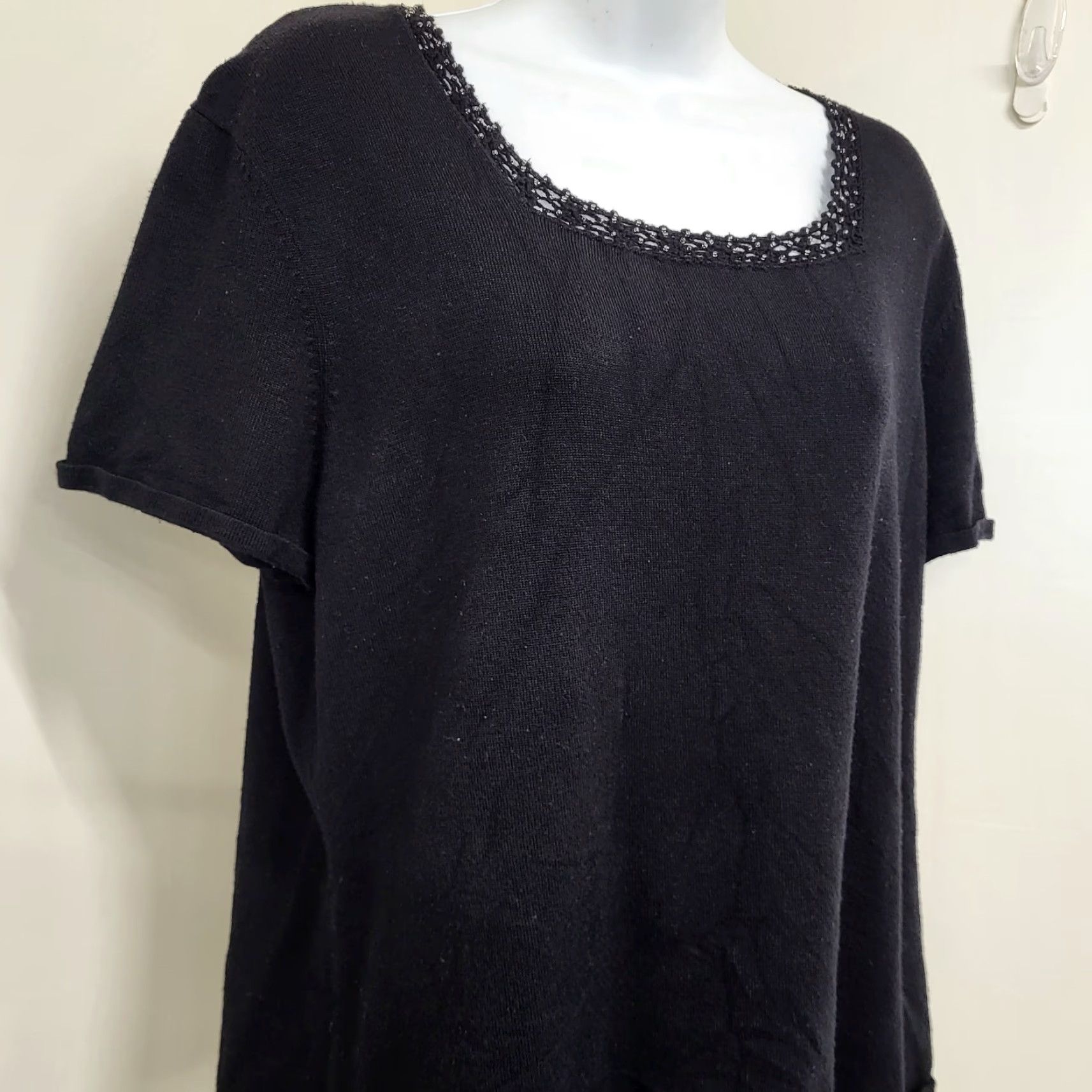 Vintage Sag Harbor Women’s XL Black Crochet Beaded Neck Short Sleeve Knit Sweater Top Blouse Casual Workwear Vintage: No Size XL / US 12-14 / IT 48-50 - 4 Thumbnail