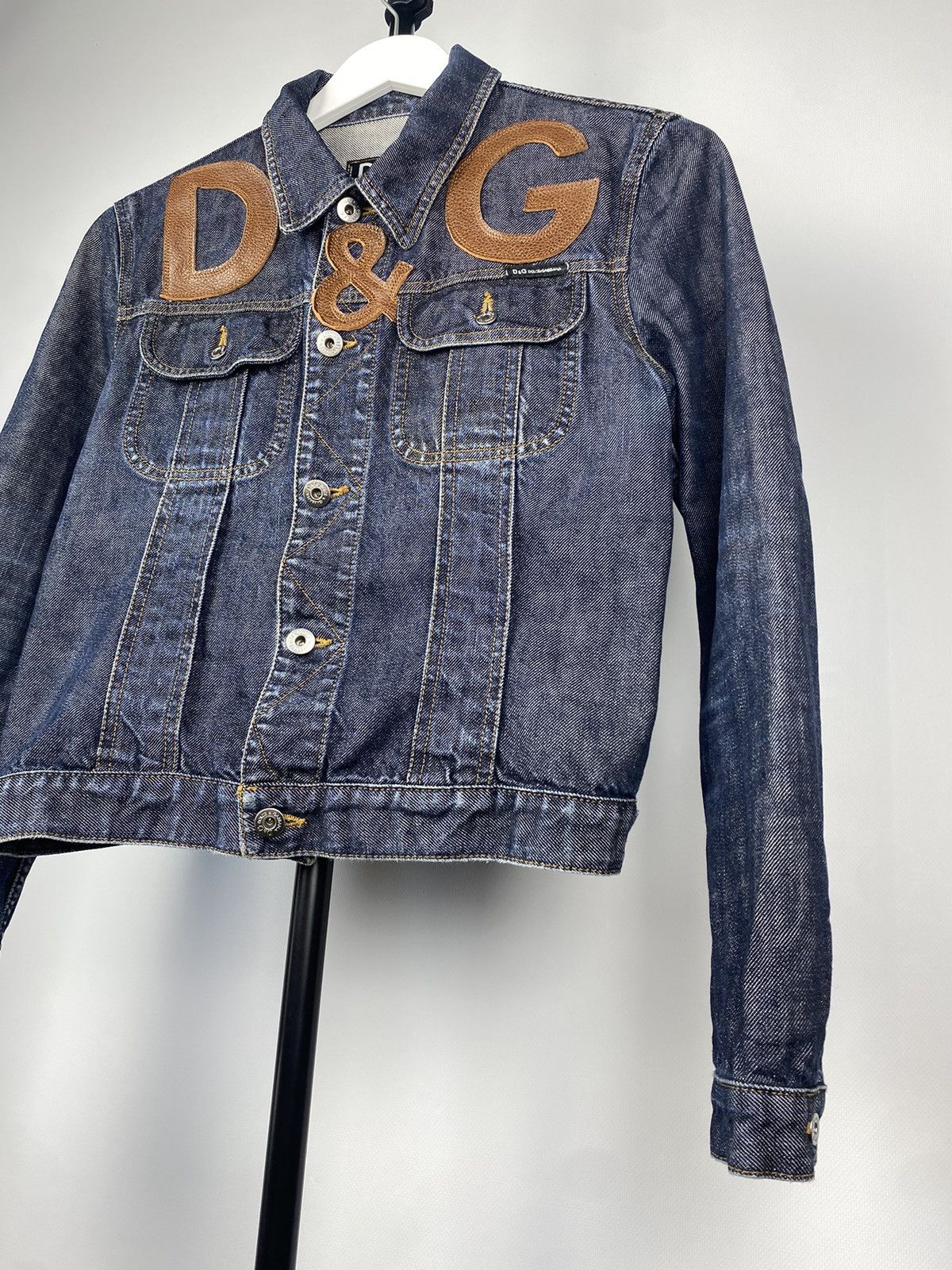Designer × Dolce & Gabbana 🔥 Archive Big Leather logo D&G Dolce&Gabbana denim jacket Size S / US 4 / IT 40 - 5 Thumbnail