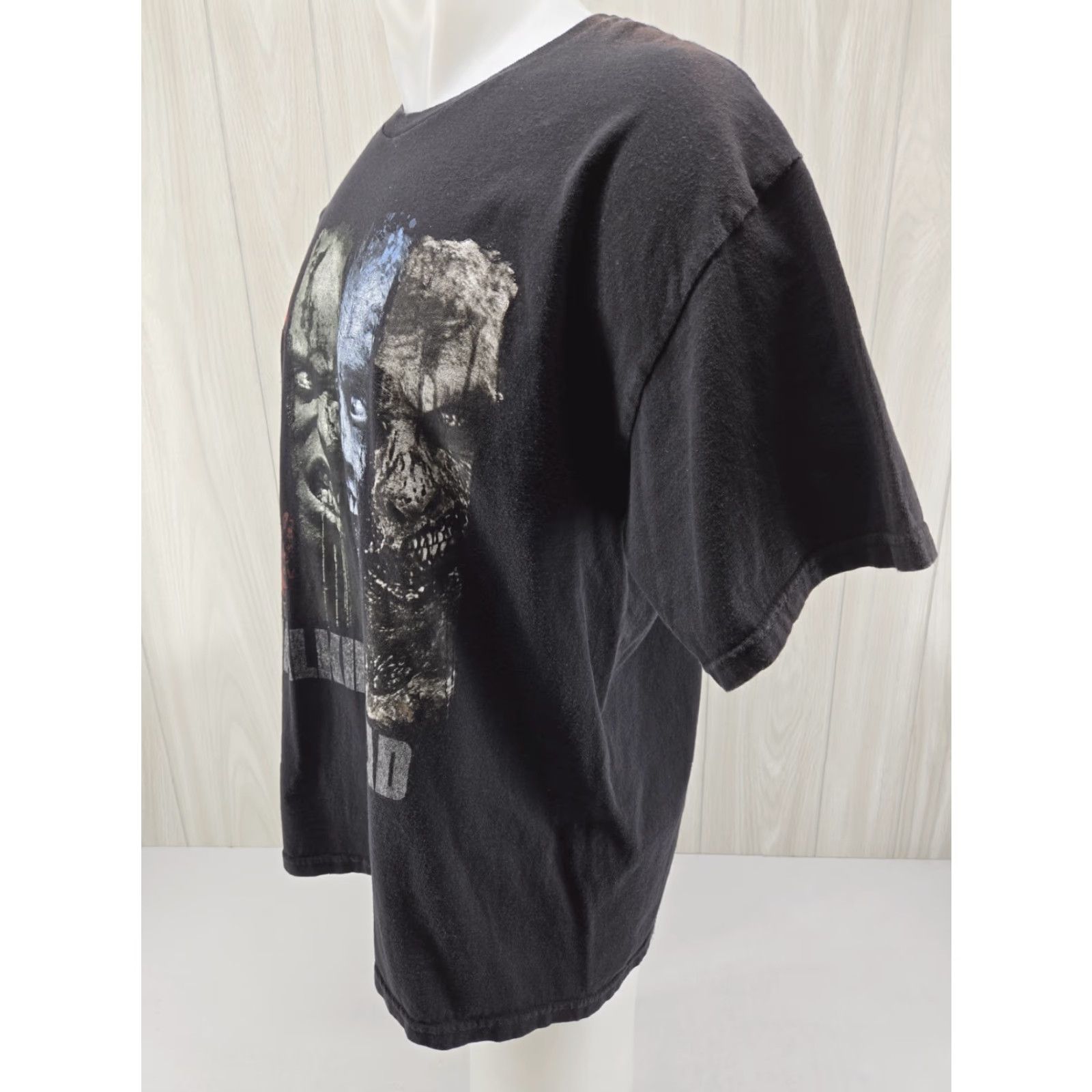 Vintage VINTAGE DISTRESSED Y2k The Walking Dead Zombies Graphic T Shirt Black Mens XL Size US XL / EU 56 / 4 - 4 Thumbnail