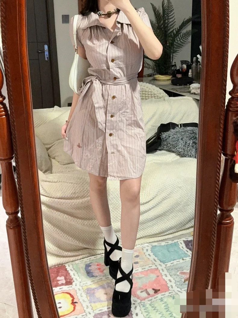 Vivienne Westwood Vivienne Westwood The doll is wearing a shirt dress Size S / US 4 / IT 40 - 1 Thumbnail