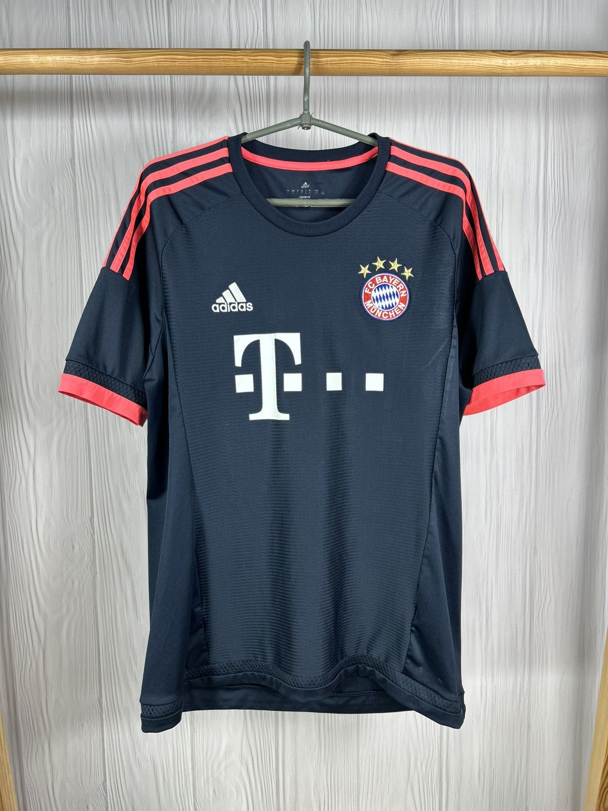 Adidas Bayern Munchen 2015/16 Soccer Jersey Adidas Size L Size US L / EU 52-54 / 3 - 1 Thumbnail
