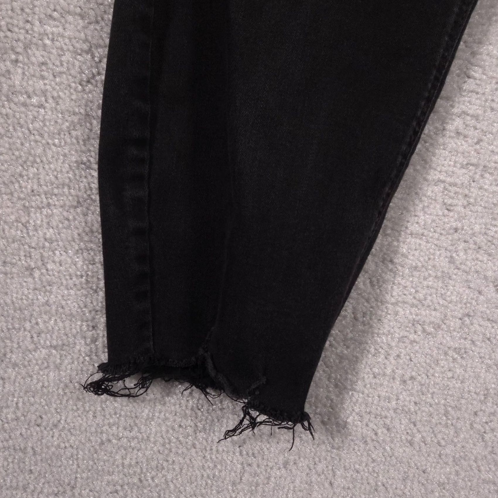 Old Navy Old Navy Rockstar Super Skinny Jeans Womens 20 Black Distressed Raw Hem Capri Size 42" / US 20 - 4 Thumbnail