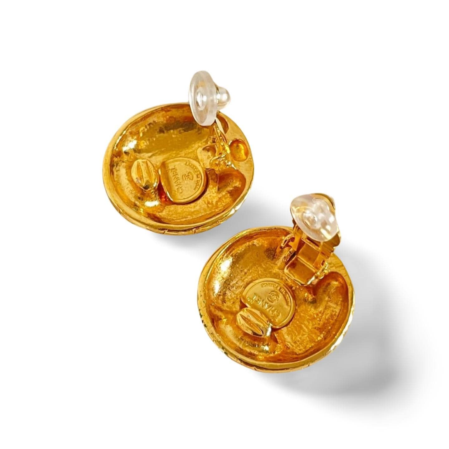 Chanel MINT. Vintage CHANEL round earrings with embossed logo Size ONE SIZE - 6 Thumbnail