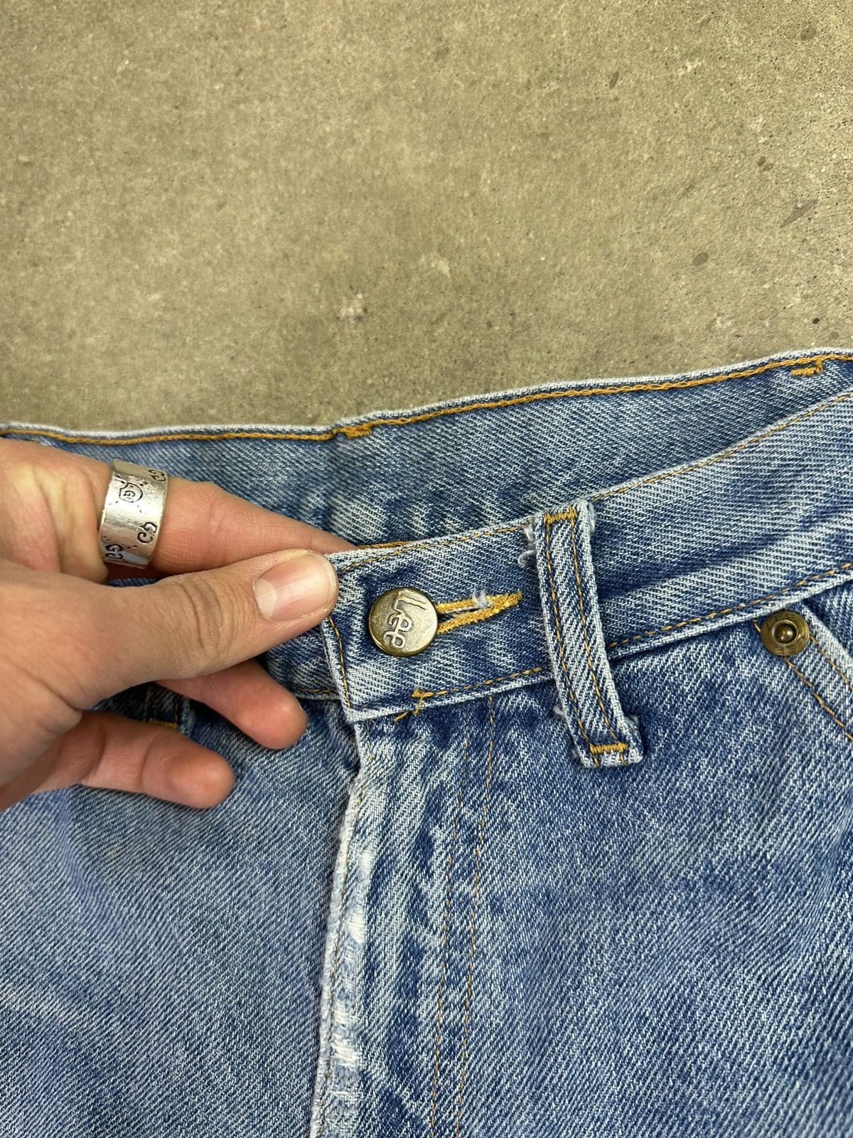 Lee × Vintage vintage 80s lee light wash distressed thrashed denim 33 Size US 33 - 5 Thumbnail