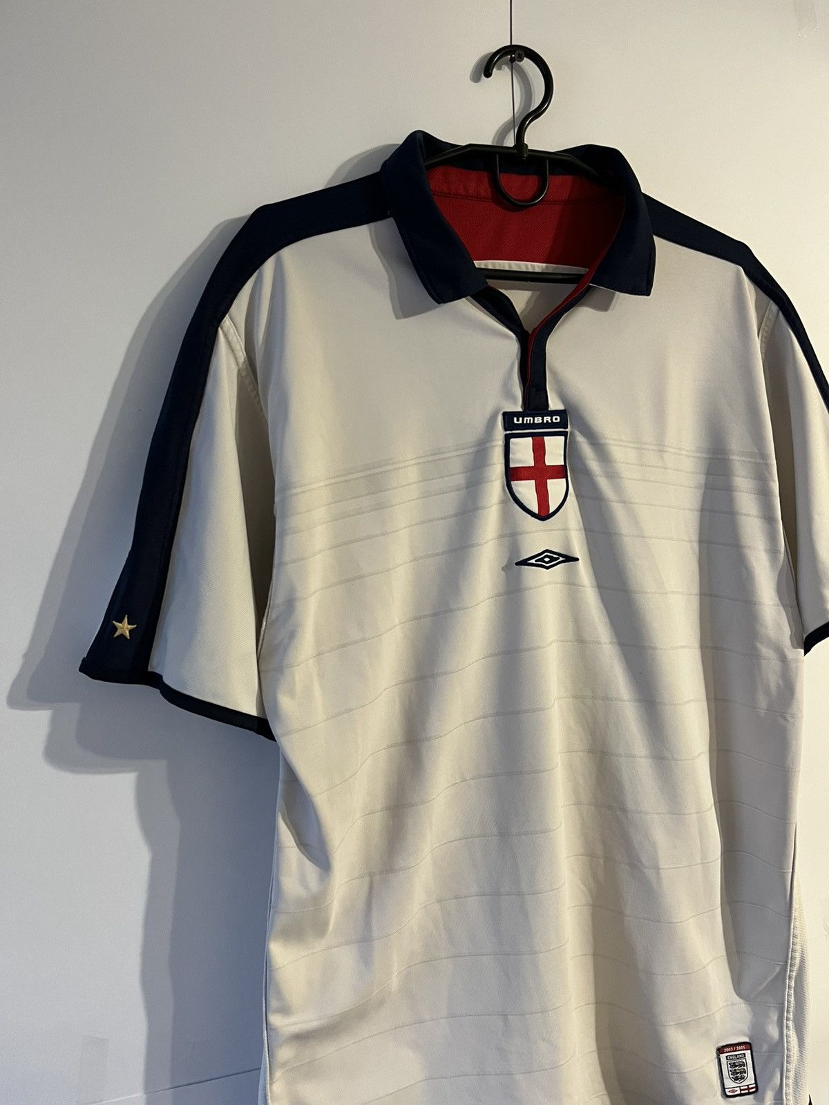 Umbro Umbro England 2003-05 Home Reversible Polo Soccer Jersey Size US L / EU 52-54 / 3 - 7 Thumbnail