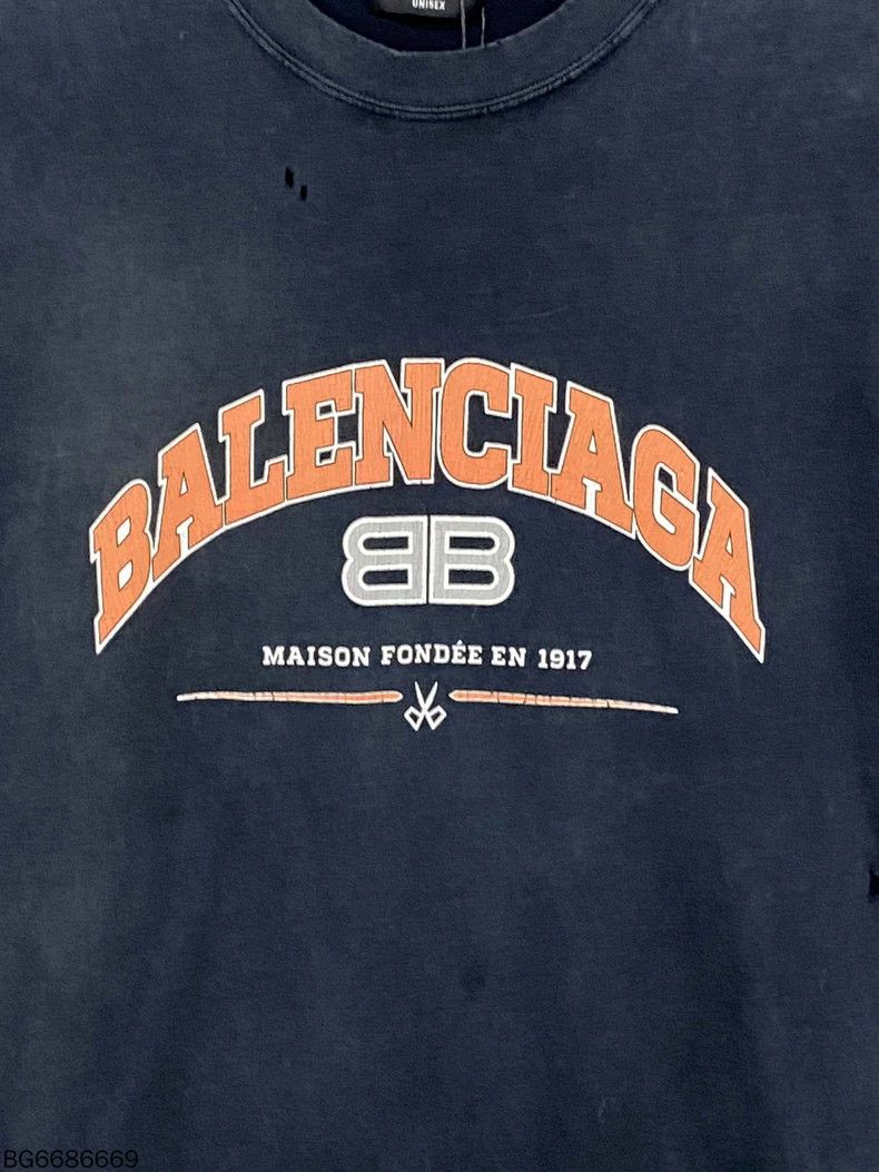Balenciaga Balenciaga Distressed Letter Logo Short Sleeve Size US L / EU 52-54 / 3 - 2 Thumbnail