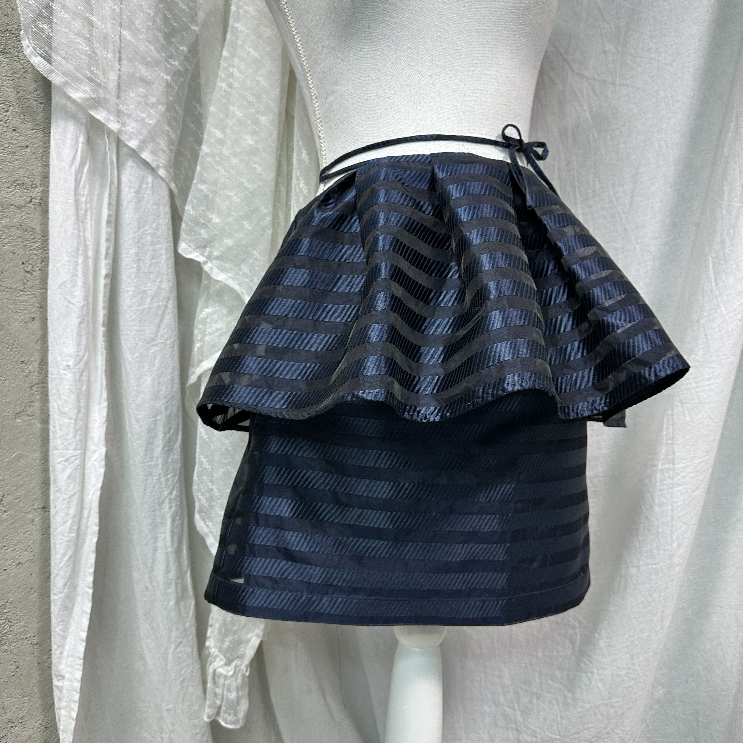 Baum und Pferdgarten Vintage Avant Garde Striped Baum und Pferdarten Skirt Y2K Size 26" / US 2 / IT 38 - 6 Thumbnail