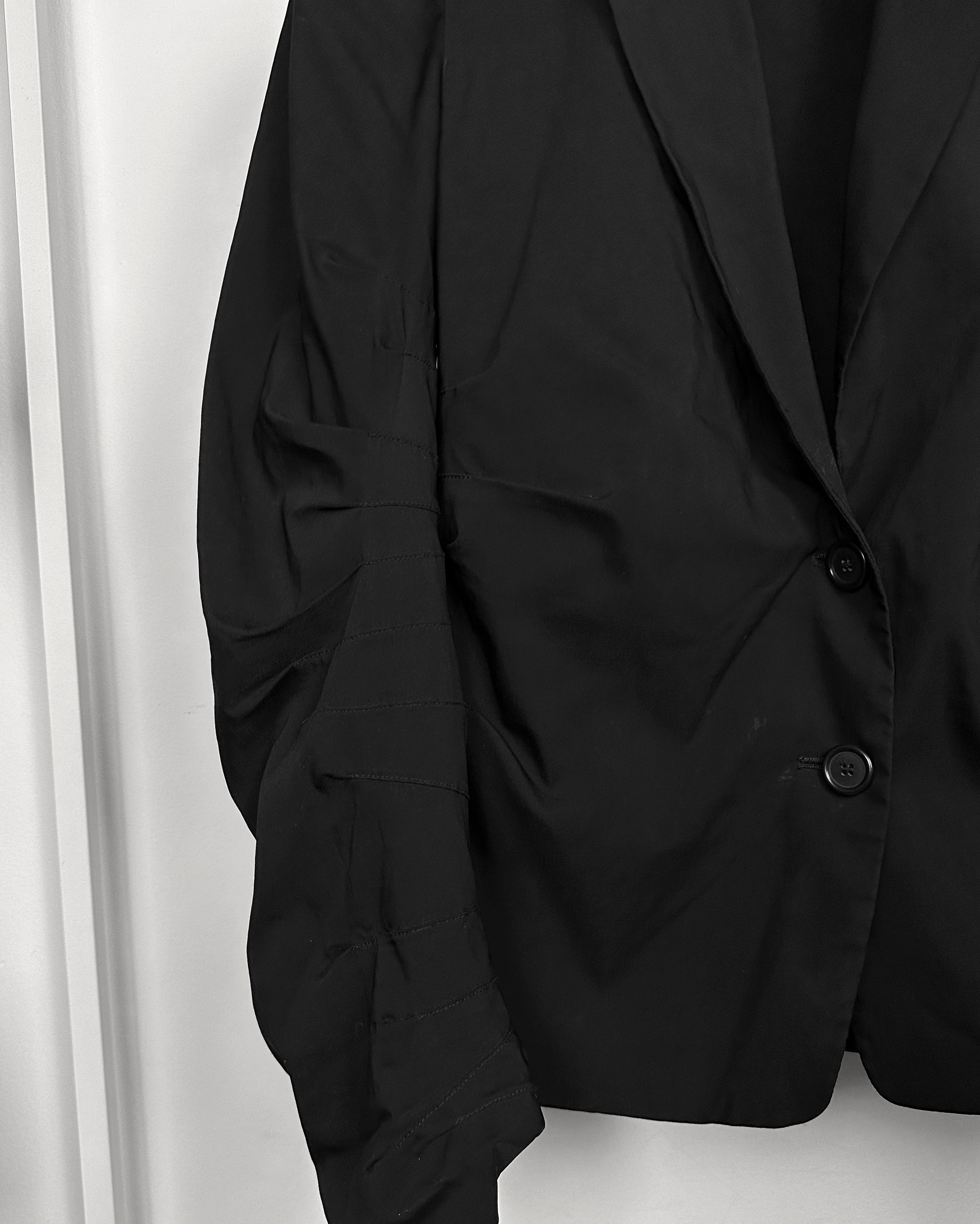 Maison Margiela Maison Margiela Archive Twisted Sleeves Blazer Size US S / EU 44-46 / 1 - 4 Thumbnail