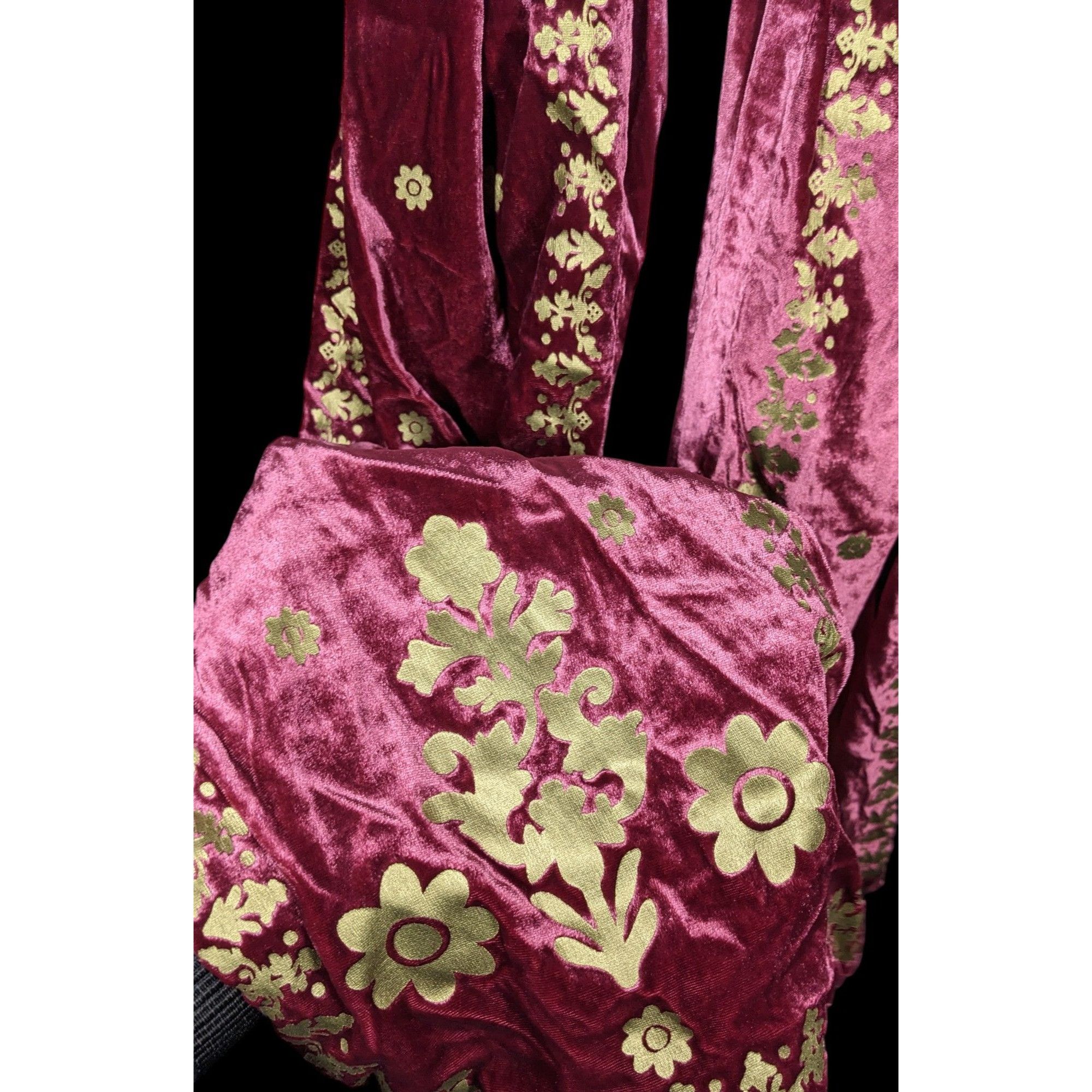 Other The Met Burgundy And Gold Velvet Royal Crest Scarf Size ONE SIZE - 4 Thumbnail
