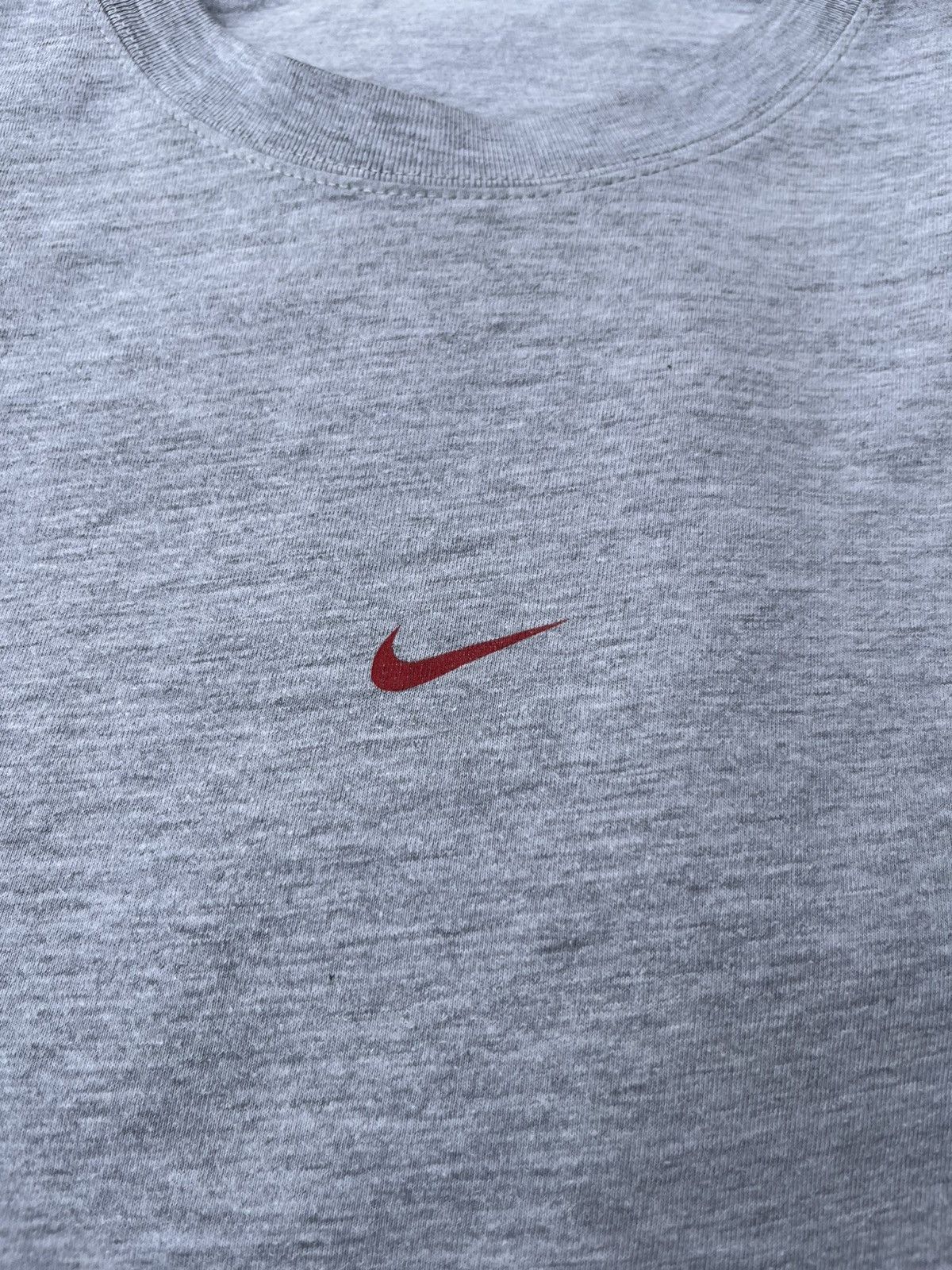 Nike × Vintage Rare Vintage Nike 90s y2k central swoosh t-shirt tee retro Size US L / EU 52-54 / 3 - 8 Thumbnail