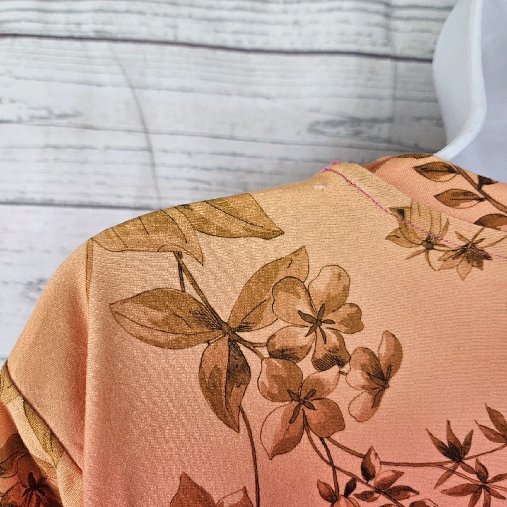 Johnny Was Johnny Was Active Womens Top Sz Small Pink Orange Floral Blouse Shirt Womens Small Pink Floral 90s-Style Size S / US 4 / IT 40 - 4 Thumbnail