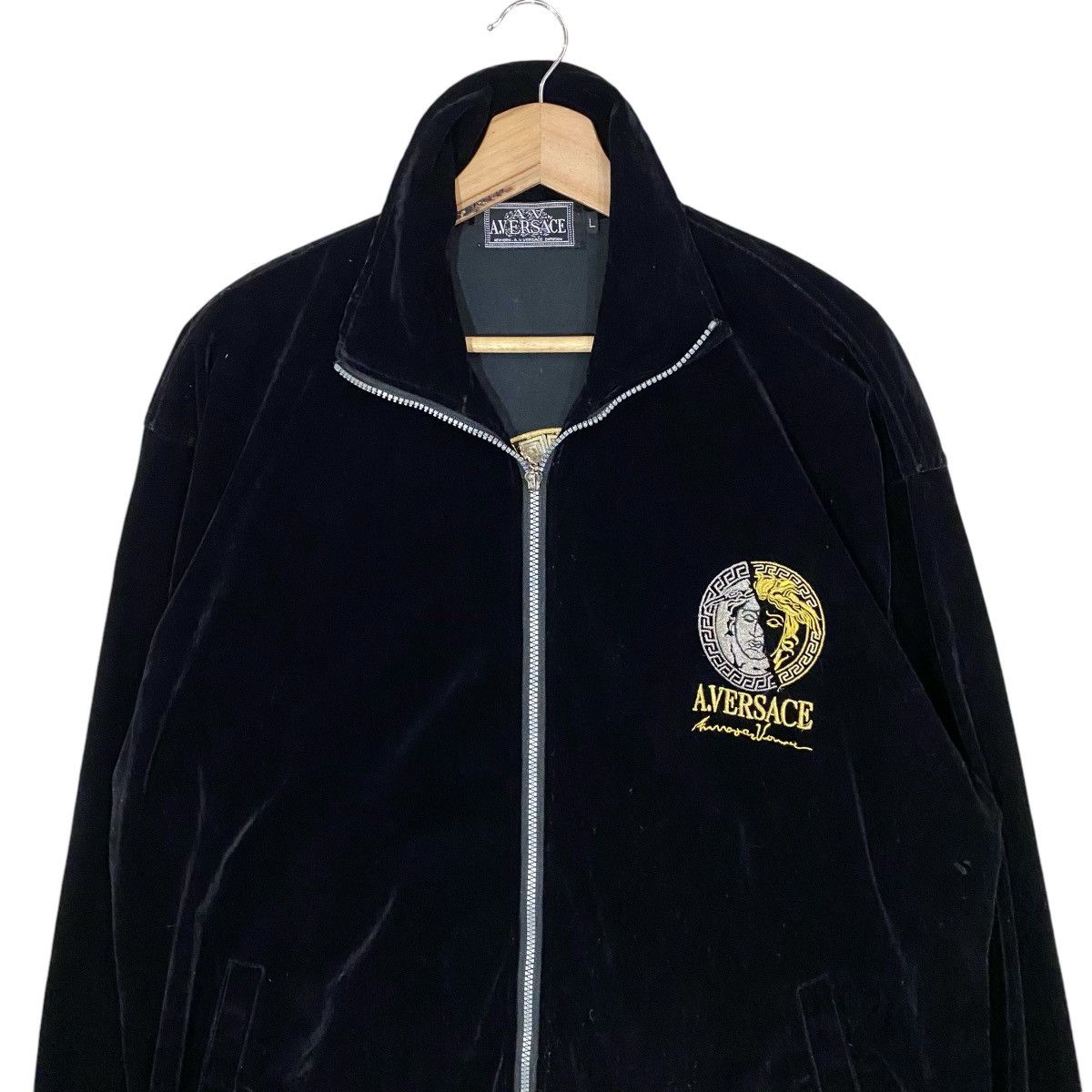 Designer × Velvet 🔥VINTAGE A.VERSACE MEDUSA BIG LOGO VELVET JACKET Size US L / EU 52-54 / 3 - 5 Thumbnail