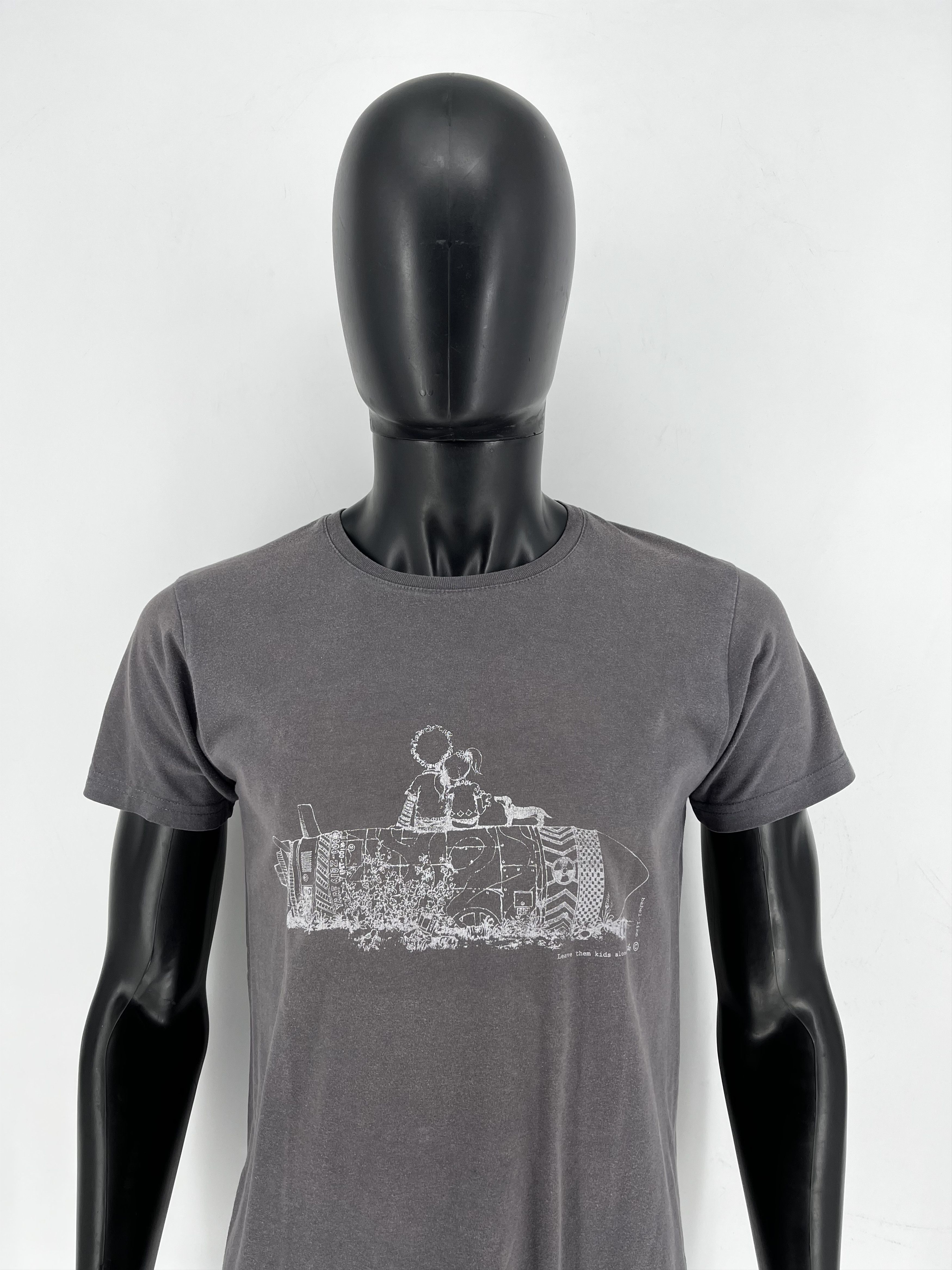 Vintage Vintage Leave Them Kids Alone Graphic Tee Size M Size US M / EU 48-50 / 2 - 1 Thumbnail