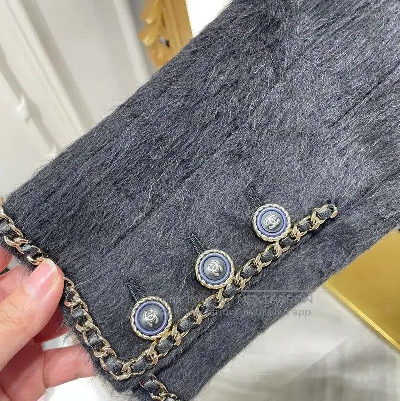 Chanel CHANEL Black Wool Women's Jacket with Chain Detail . Size M / US 6-8 / IT 42-44 - 4 Thumbnail