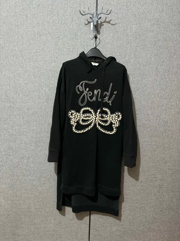 Fendi Fendi Black Cotton Logo Hoodie for Women 0089 Size M / US 6-8 / IT 42-44 - 1 Thumbnail