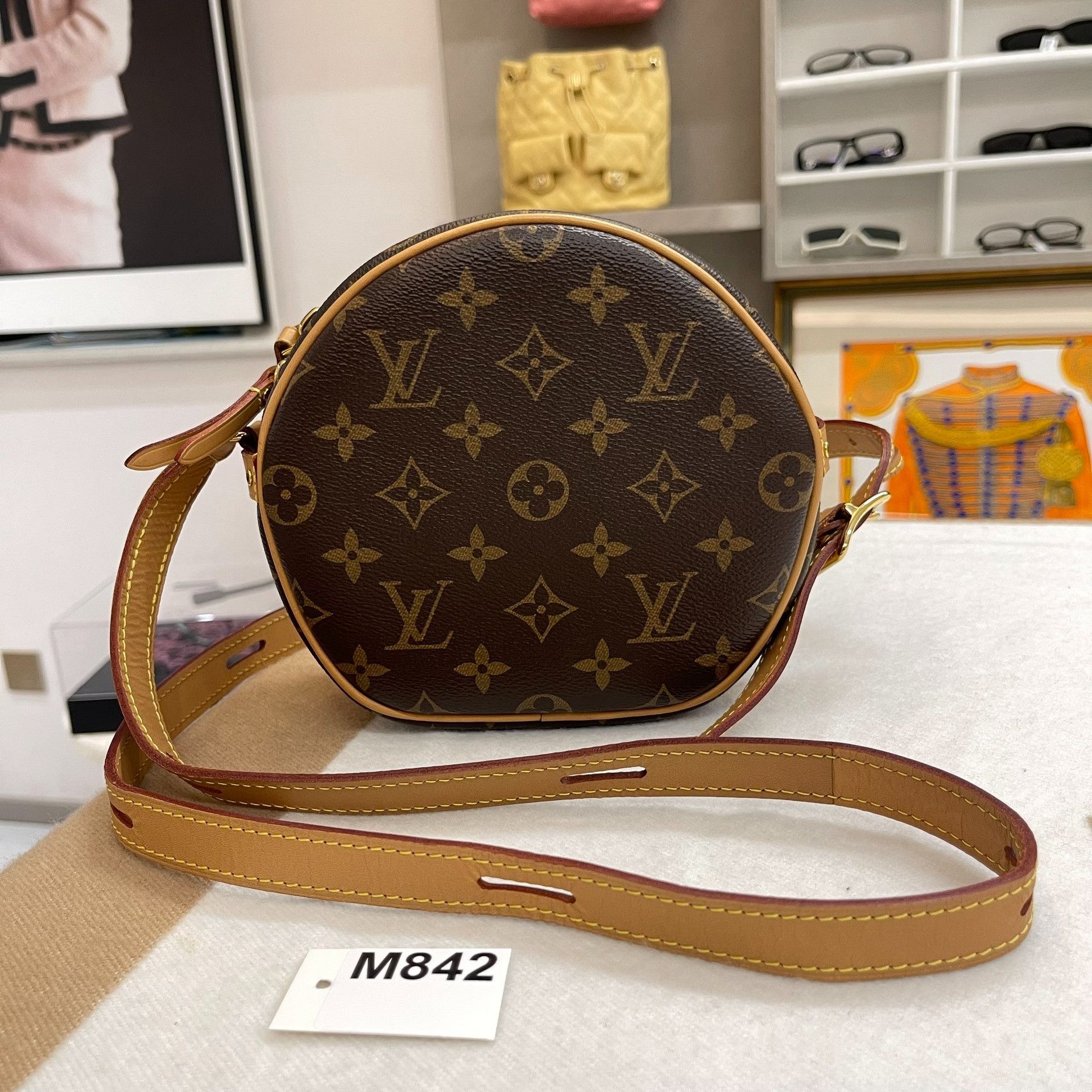 Louis Vuitton Pre-loved Bag Very good condition Size ONE SIZE - 1 Thumbnail