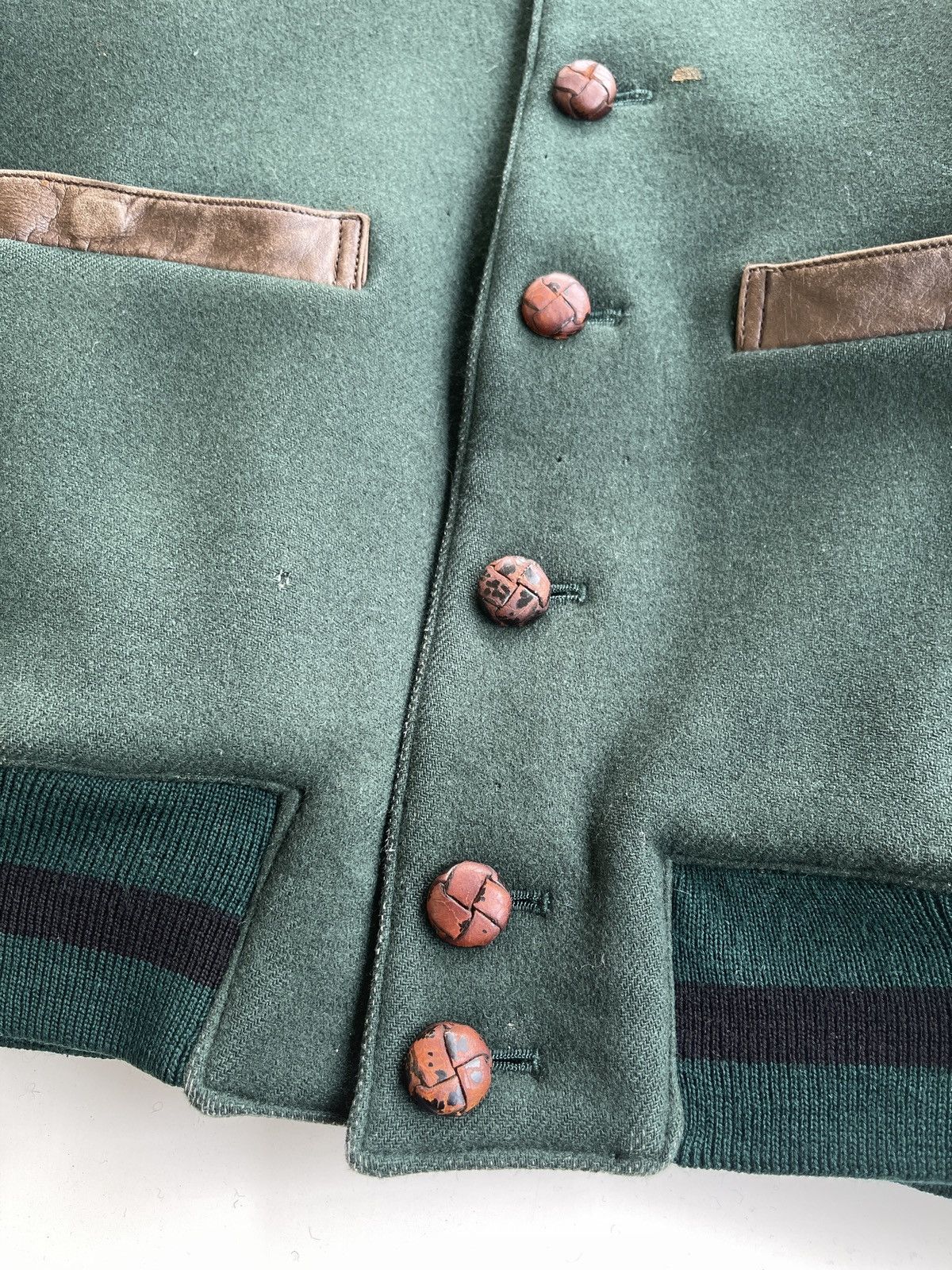 Vintage Vintage Varsity Jacket Distressed Size US L / EU 52-54 / 3 - 17 Thumbnail