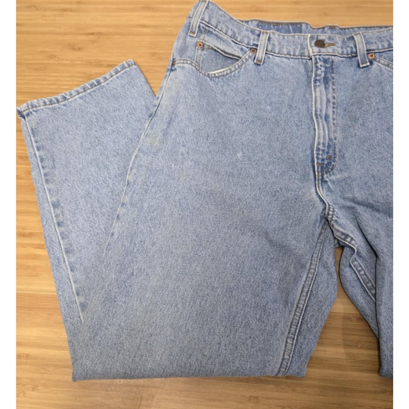 Levi's VINTAGE Levi's 550 Jeans Mens 38x30 Light Blue Relaxed Tapered Fit Denim Leather Back Patch Zip Fly Pants Mens Size US 38 / EU 54 - 6 Thumbnail