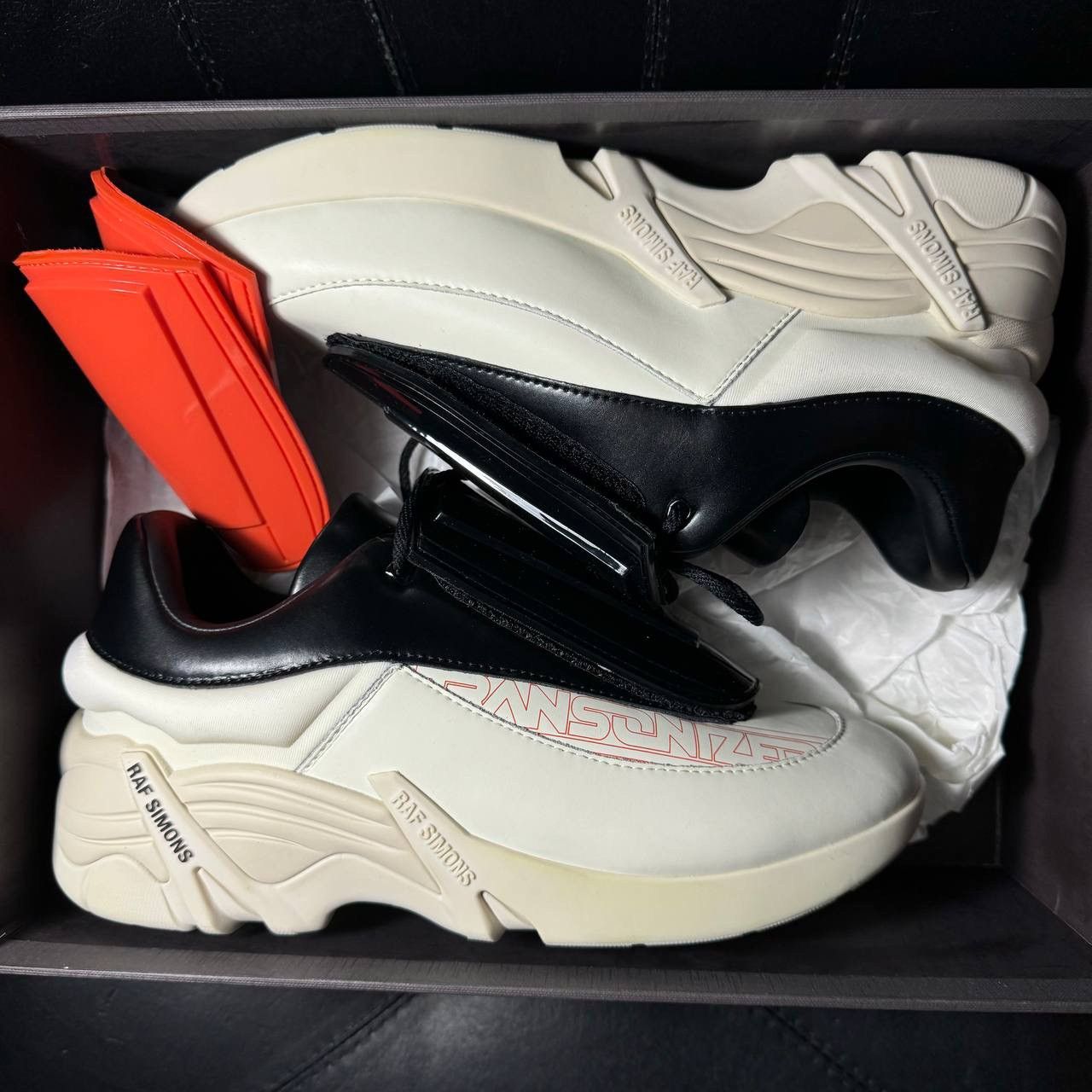 Raf Simons Raf Simons Antei White Black Size US 7 / EU 40 - 10 Thumbnail