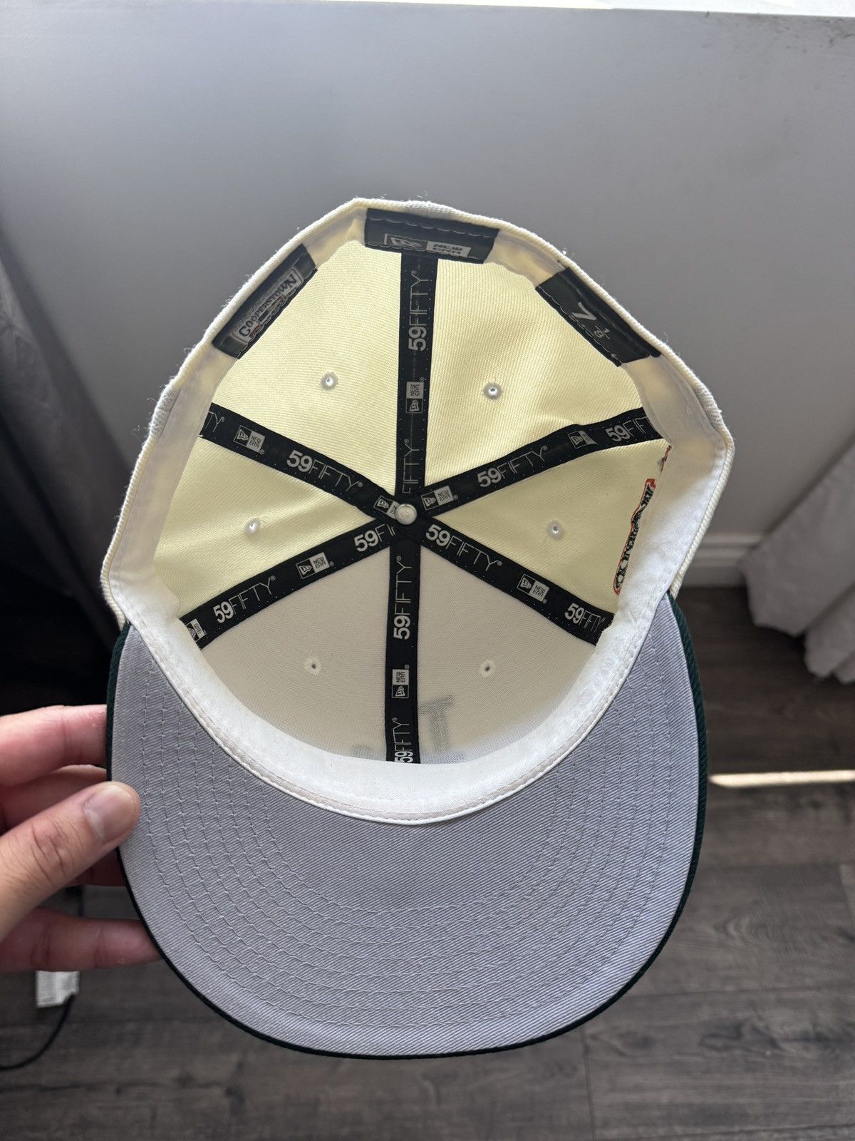 New Era Used Rare Los Angeles Dodgers New Era Fitted - Size 7 1/8 Size ONE SIZE - 6 Thumbnail