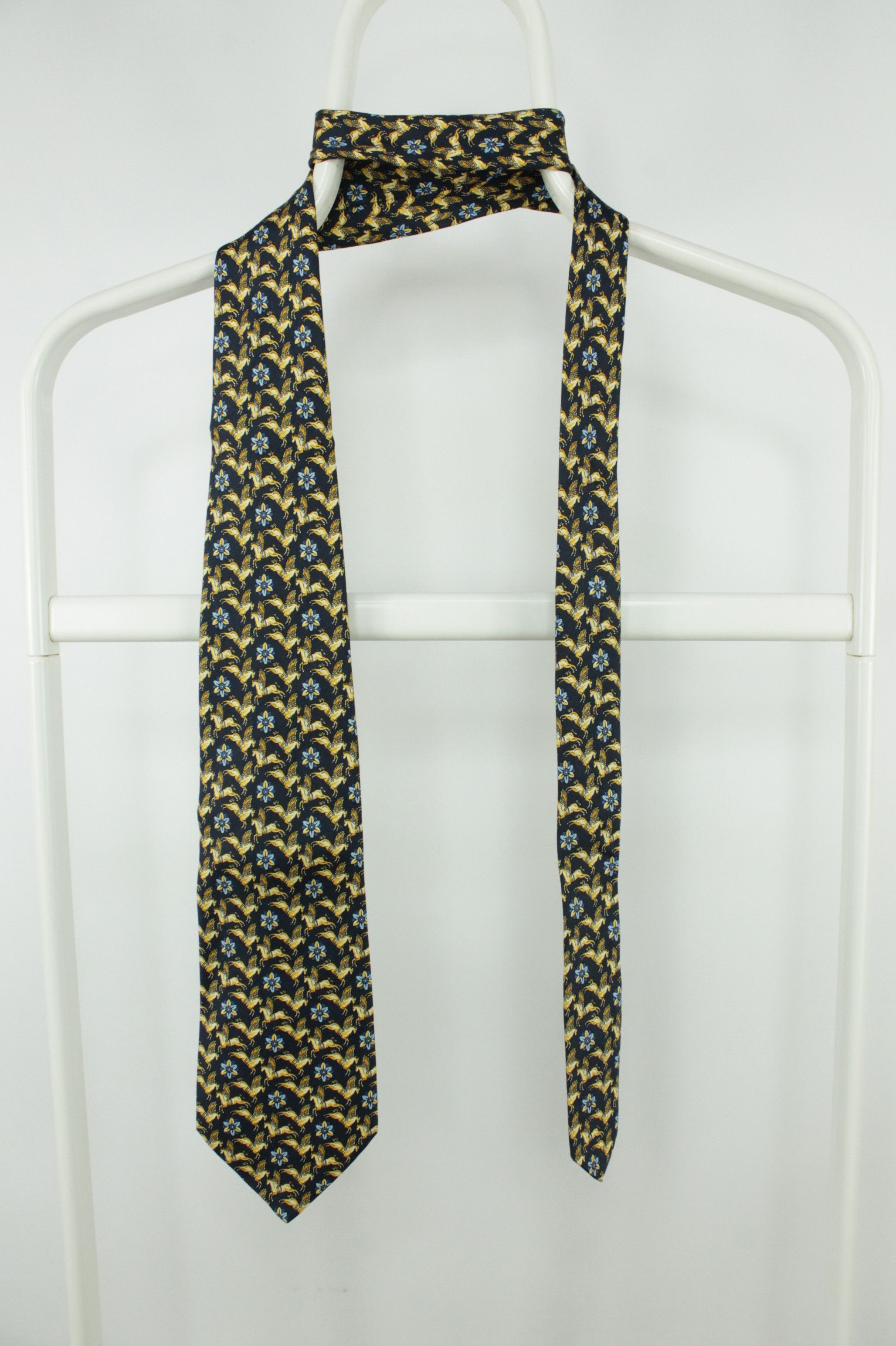Designer × Vintage Vintage Loris Azzaro Pegasus Print Silk Tie Size ONE SIZE - 1 Thumbnail
