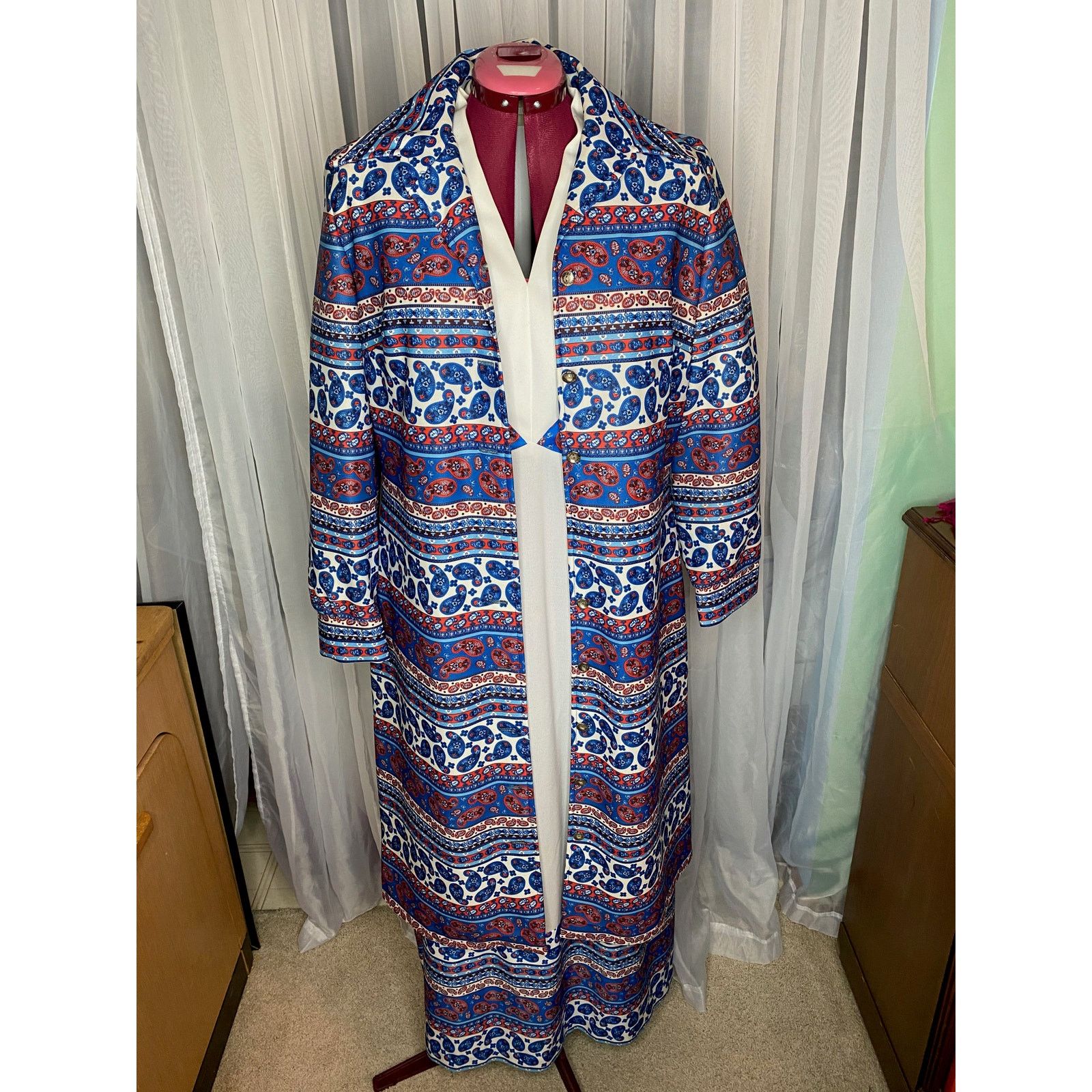 Vintage maxi dress with patterned yoke boho with coat white blue red Size XXL / US 16-18 / IT 52-54 - 12 Thumbnail