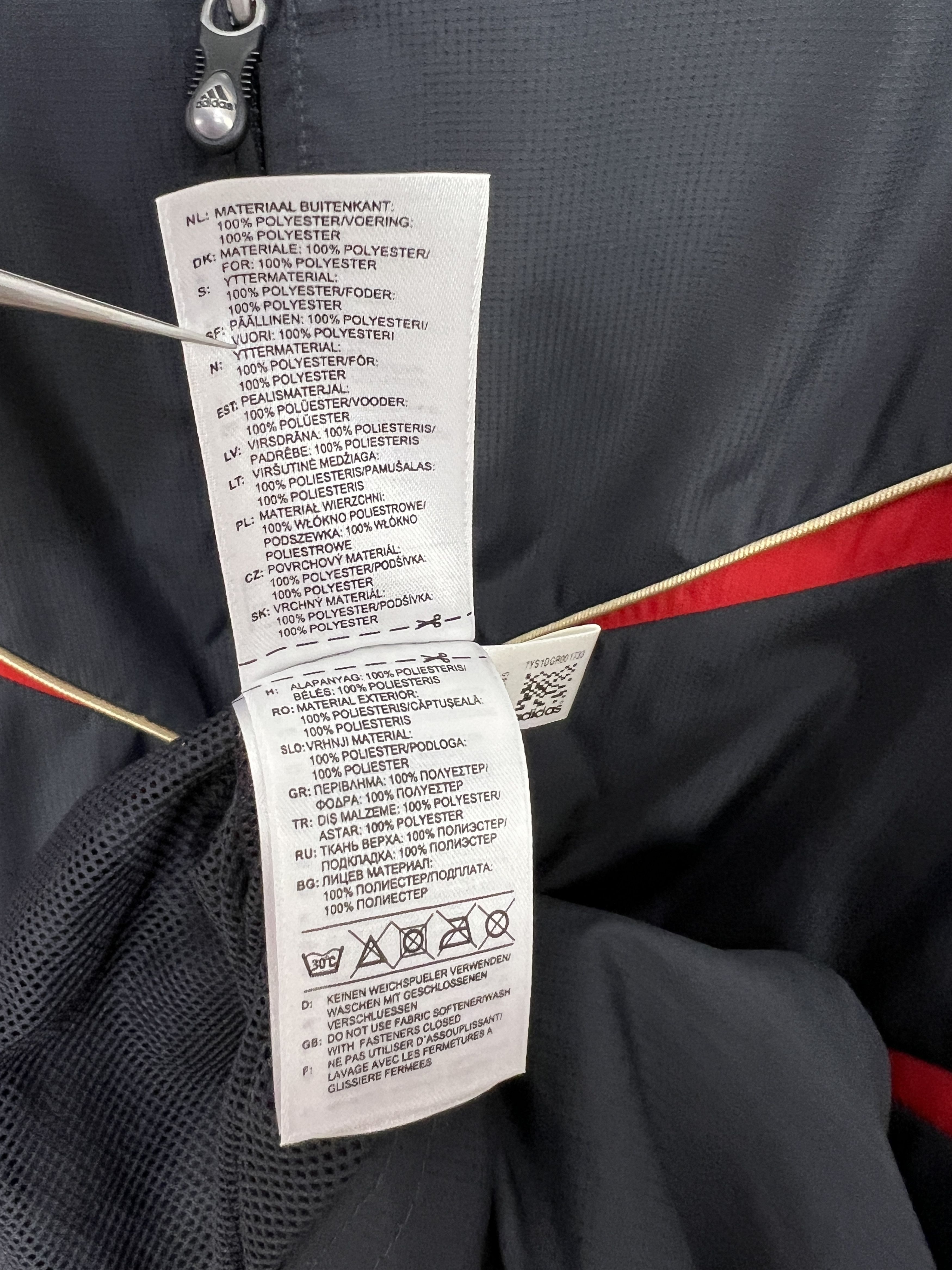 Adidas Vintage Adidas Liverpool Football Jacket Track Top Hooded Size US L / EU 52-54 / 3 - 11 Thumbnail