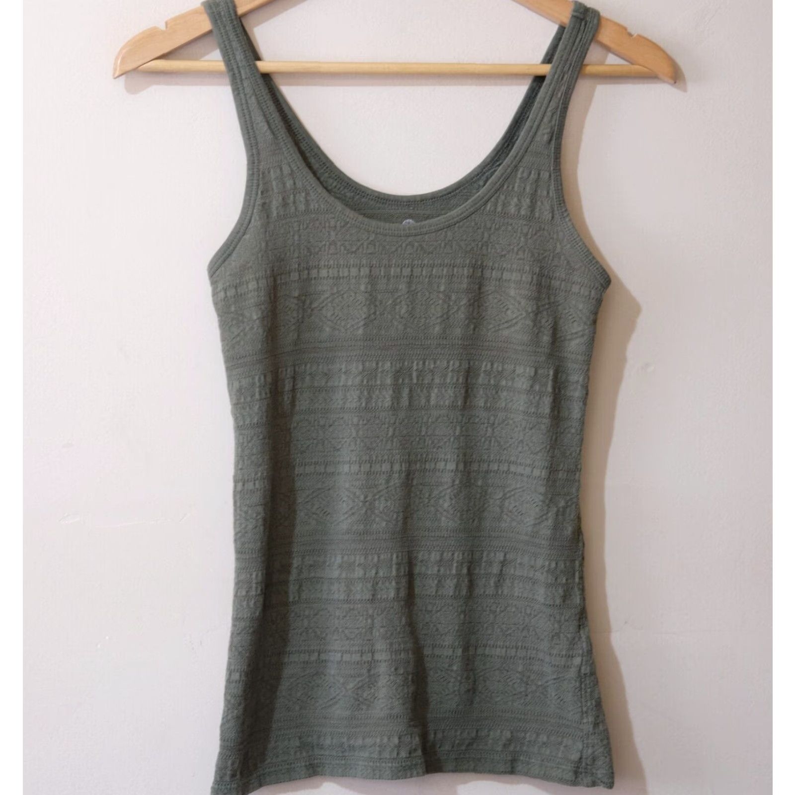 Vintage SO Perfectly Soft Green Textured Fitted Tank Top Size M Womens Juniors Slim Scoop Neck Sleeveless Pullover Size M / US 6-8 / IT 42-44 - 2 Thumbnail