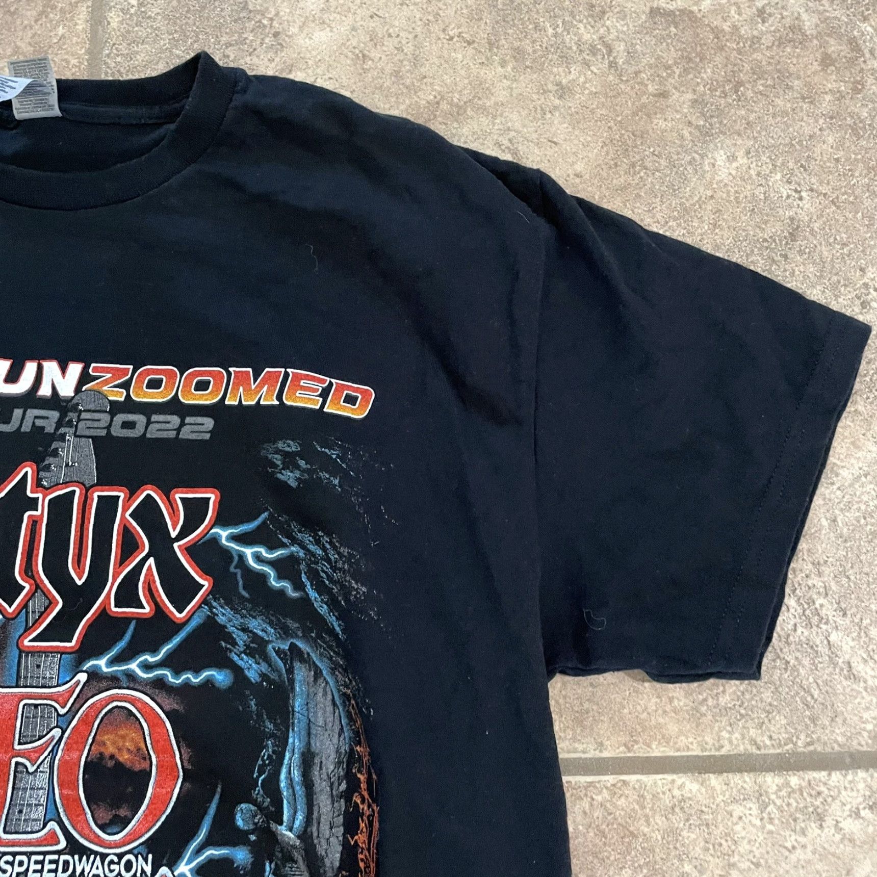 Gildan VINTAGE Styx Reo Loverboy Tour Shirt T-Shirt Mens Size L Black Band Graphic Tee Mens Size US L / EU 52-54 / 3 - 2 Thumbnail