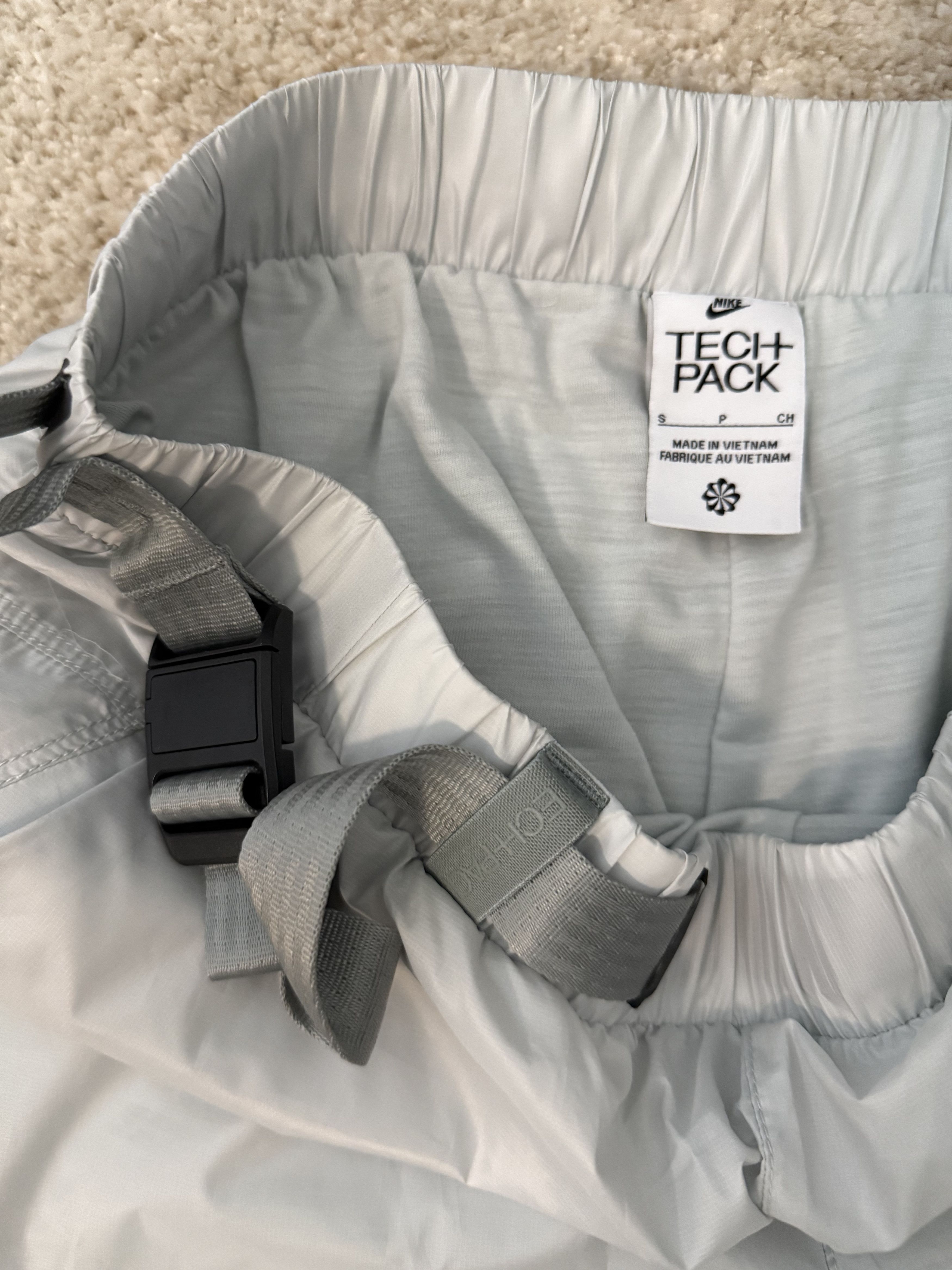 Nike Nike Tech Pack Mint Pants Size US 30 / EU 46 - 4 Thumbnail