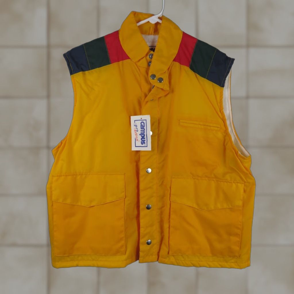Vintage Campus Vest NWT 1970's Outdoor Nylon Puffer Full Zip L Yellow Mens Spring/Fall Hiking Camping Size US L / EU 52-54 / 3 - 1 Thumbnail