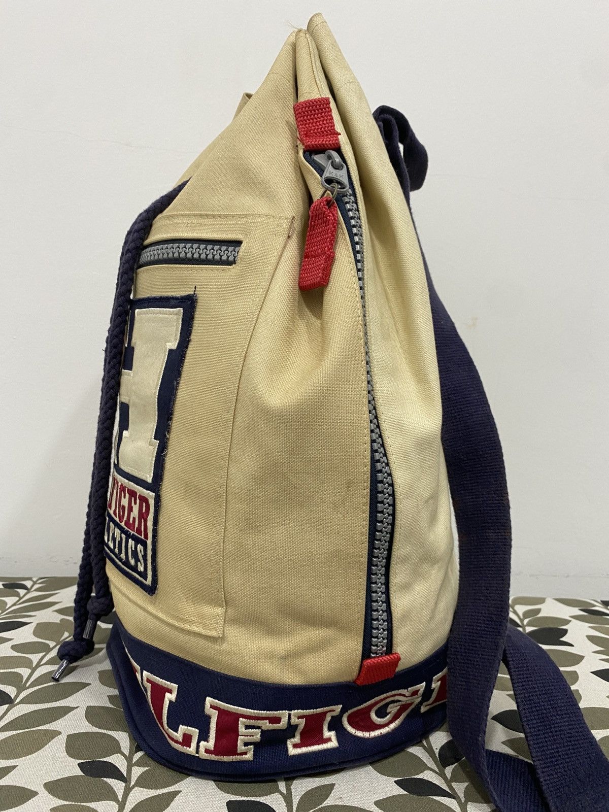 Designer × Tommy Hilfiger × Vintage TOMMY HILFIGER VTG EMBROIDED RUCKSACK BACKPACK BAG Size ONE SIZE - 4 Thumbnail
