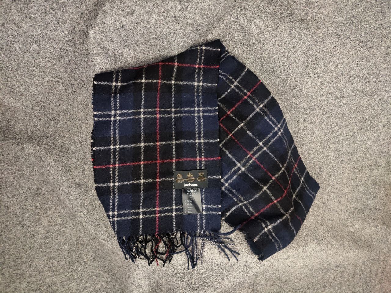 Barbour Barbour Classic woolen scarf in a dark blue check Unisex Size ONE SIZE - 12 Thumbnail