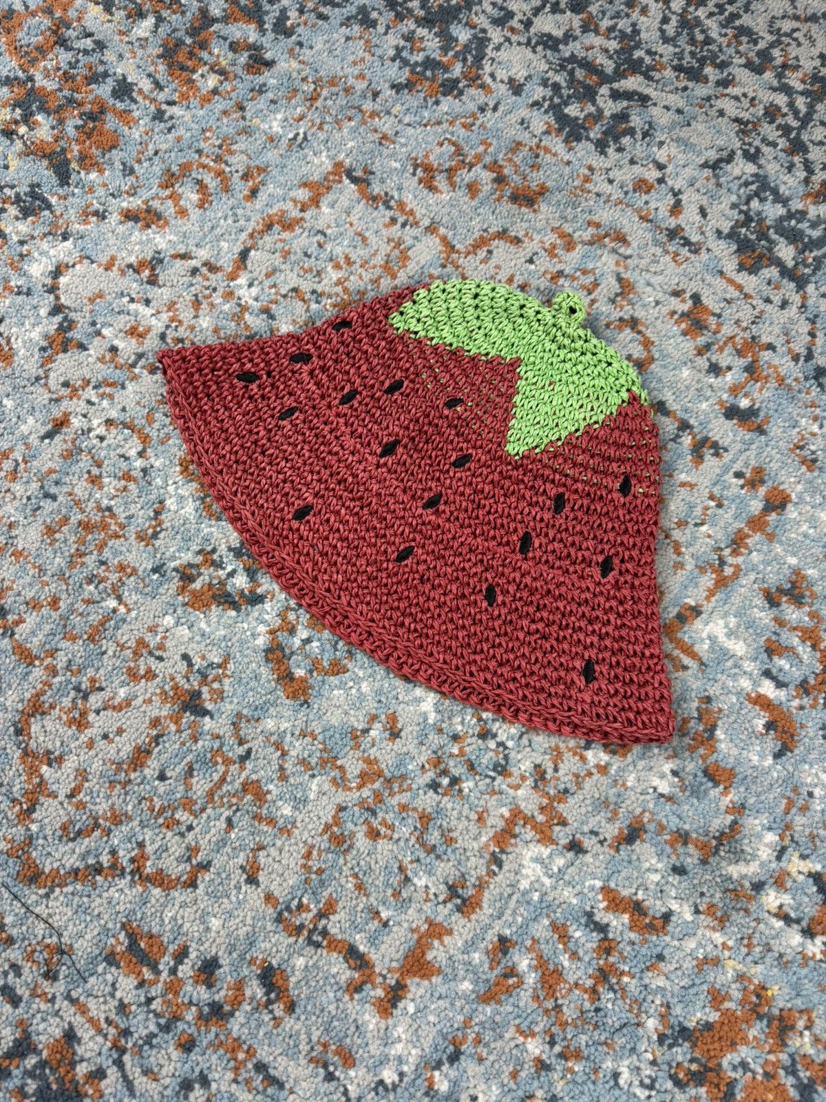 Handmade × Japanese Brand × Vintage Vintage Y2K knitted strawberry bucket hat cute Avant garde Size ONE SIZE - 1 Thumbnail