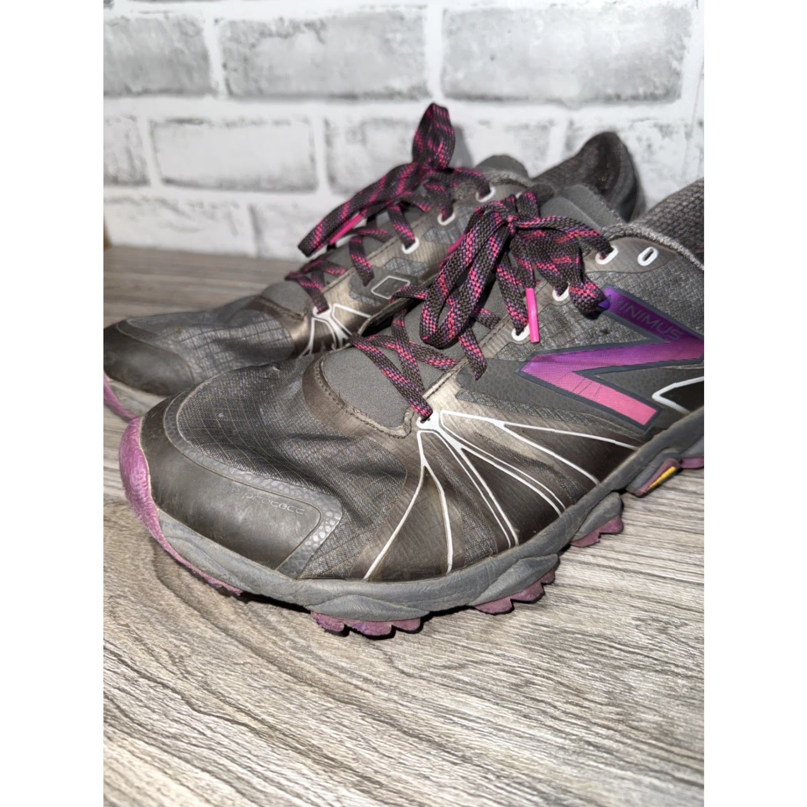 New Balance New Balance Minimus 1010v2 Women’s US 11 B Gray Sneaker Athletic Shoe Women Size ONE SIZE - 2 Thumbnail