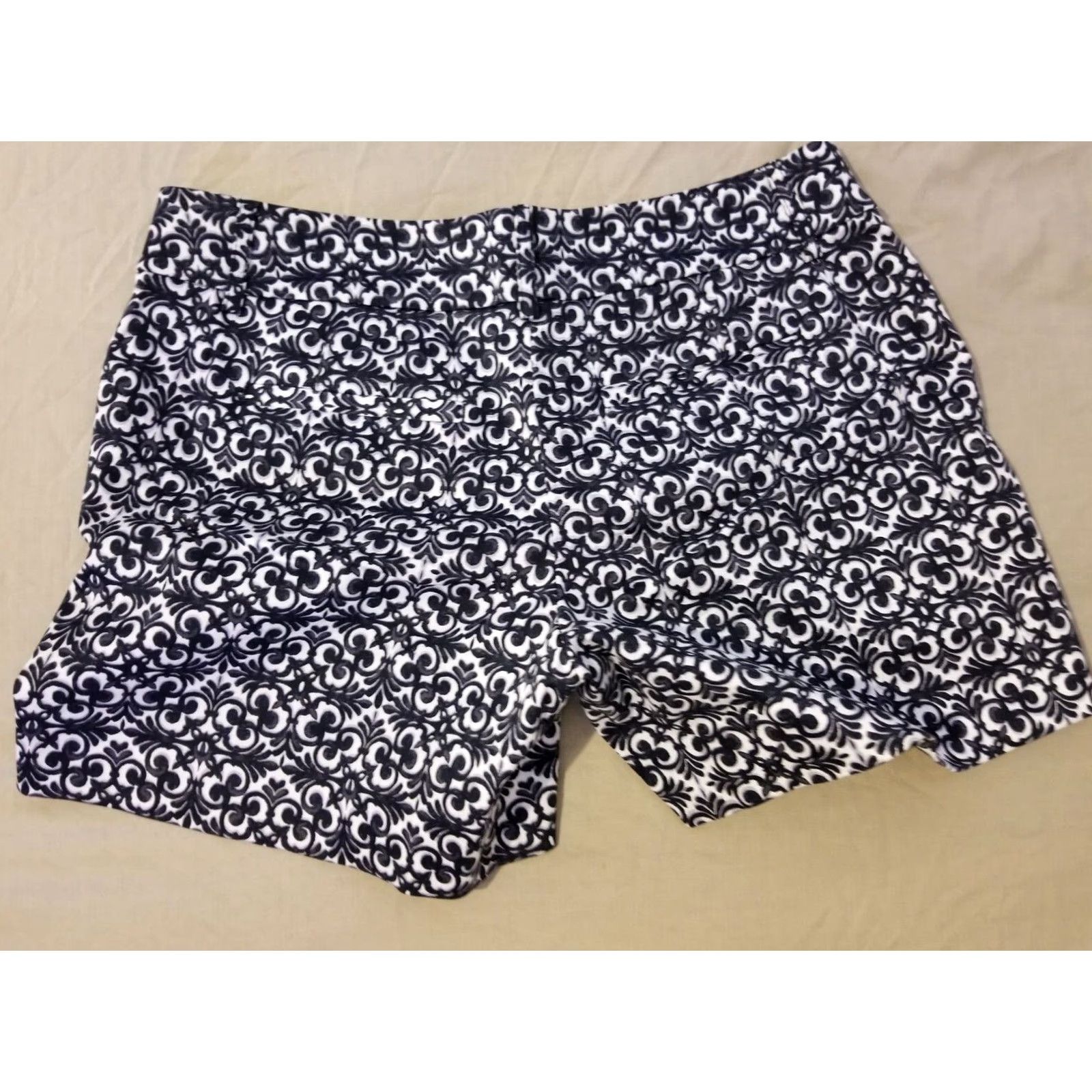 White House Black Market Womens White House Black Market Shorts Chino Cotton Stretch 0 Black White Pants Sh/Shorts? Size 25" / US 0 / IT 36 - 2 Thumbnail