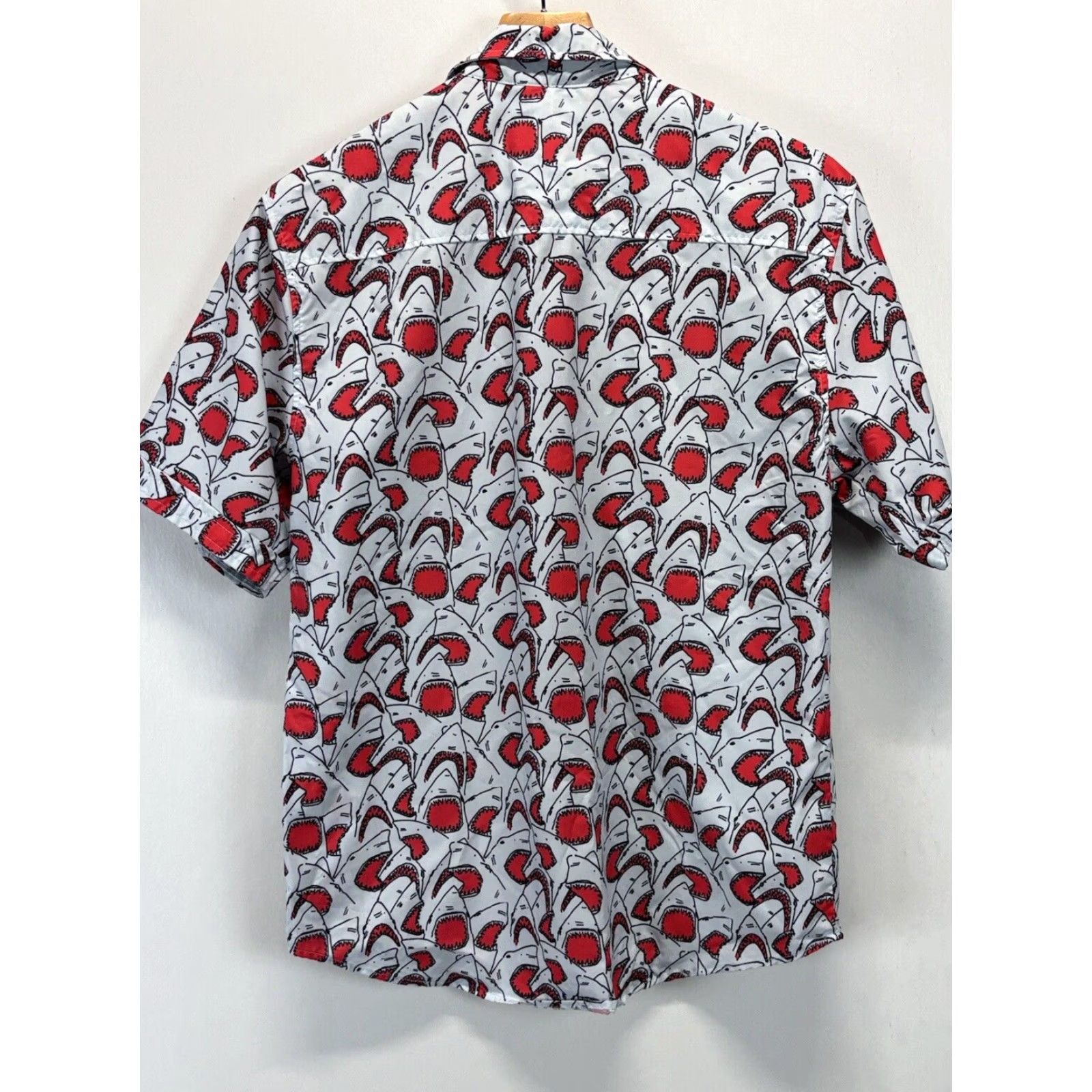 Vintage RSVLTS Sharky Shark Rare Red Tag Sz Medium Roosevelts Button Front Short Sleeve Size US 31 - 3 Thumbnail