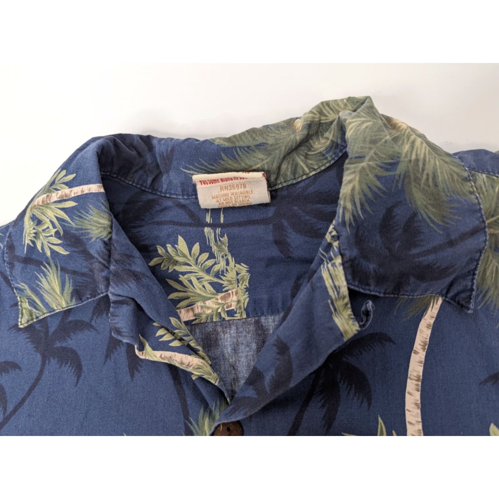 Vivobarefoot Go Barefoot Shirt Men’s Medium Blue Palms Floral Hawaiian Aloha Collared Button-Up Size US M / EU 48-50 / 2 - 7 Thumbnail