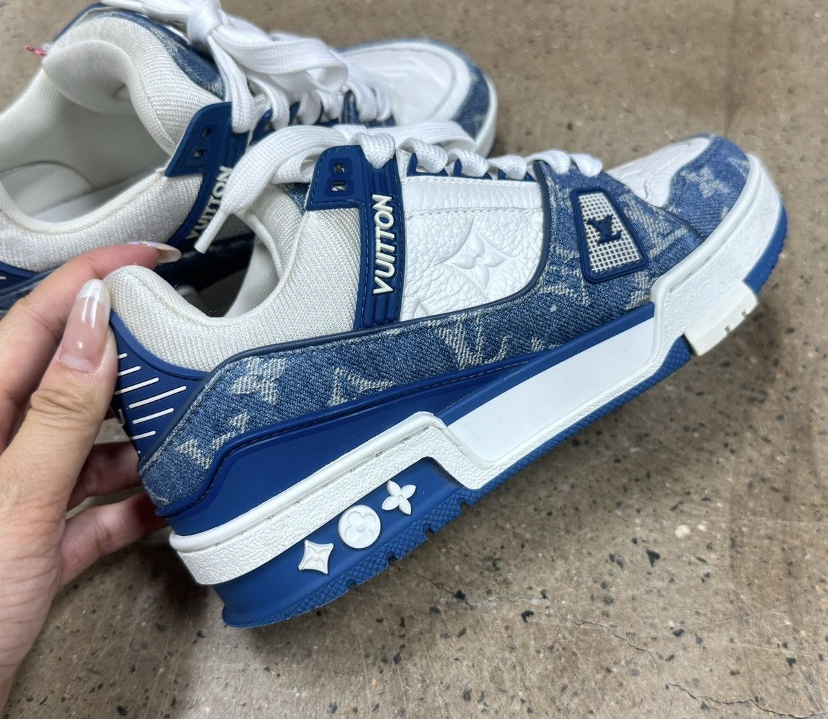 Louis Vuitton LV Louis Vuitton Trainer Denim size35 Size US 5 / IT 35 - 2 Thumbnail